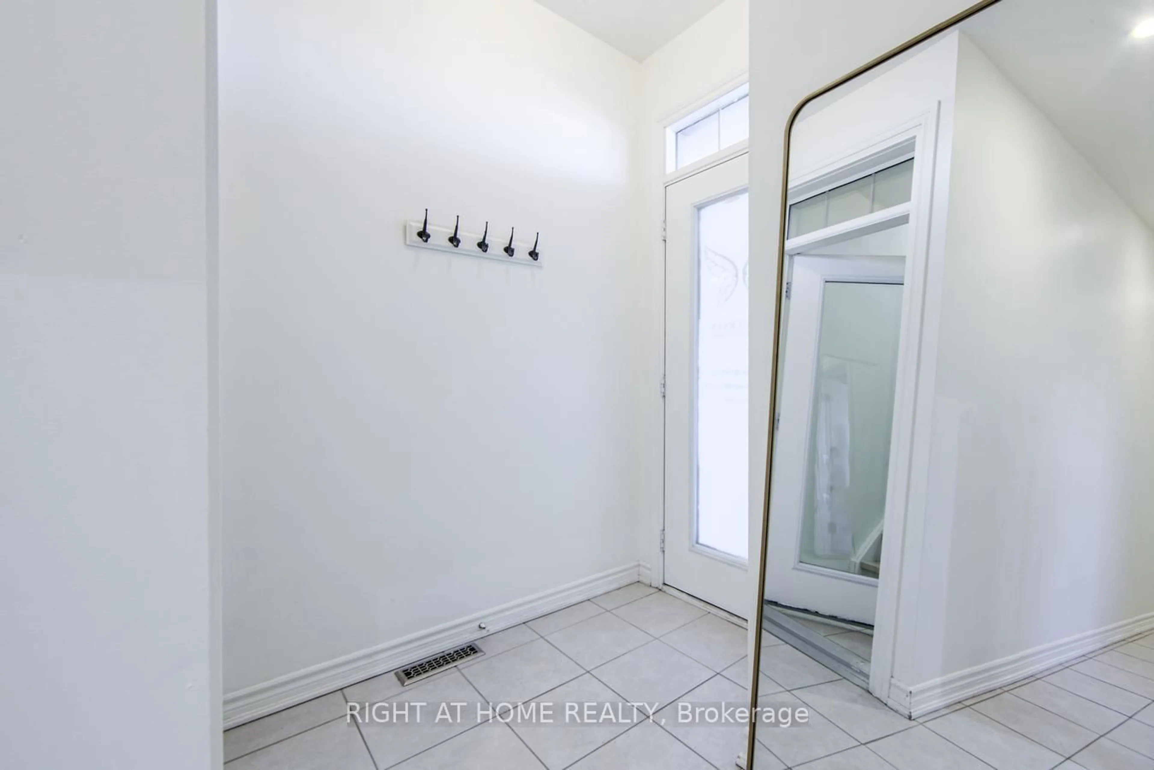 Unknown for 10390 Keele St, Vaughan Ontario L6A 4M9