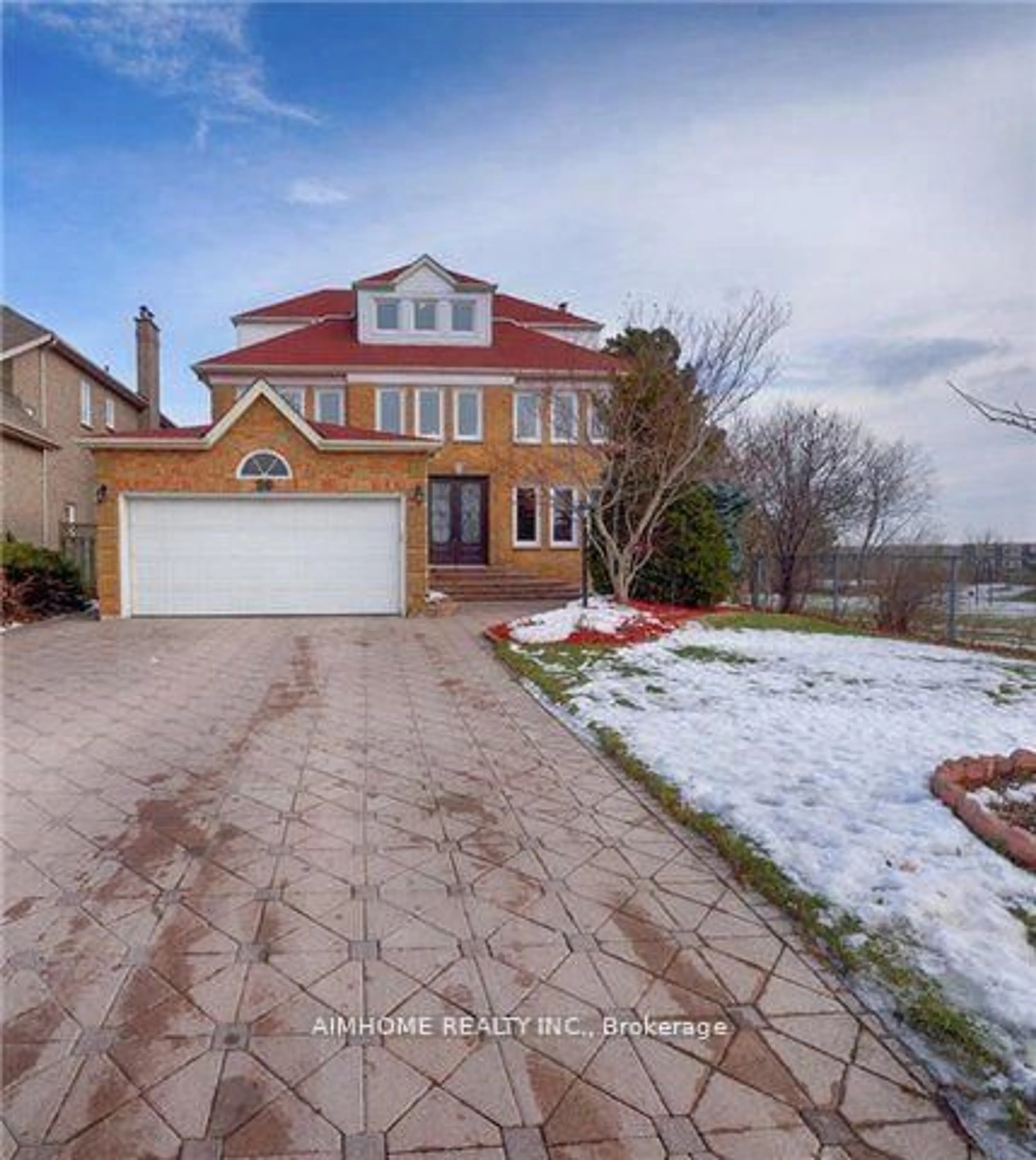 A pic from outside/outdoor area/front of a property/back of a property/a pic from drone, unknown for 56 Braeside Sq, Markham Ontario L3R 0A4