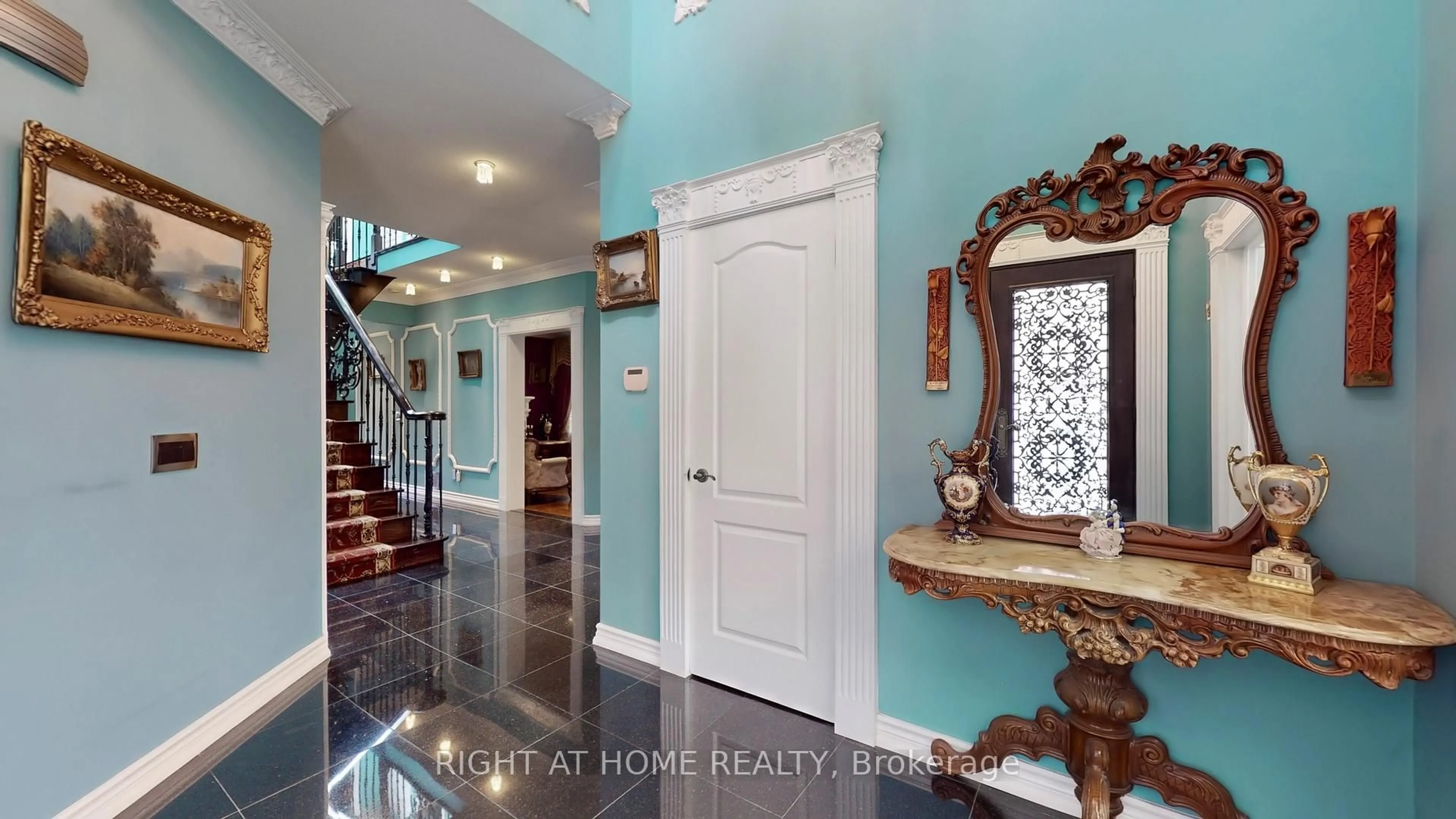 Indoor entryway for 71 Ventura Way, Vaughan Ontario L4J 7T4