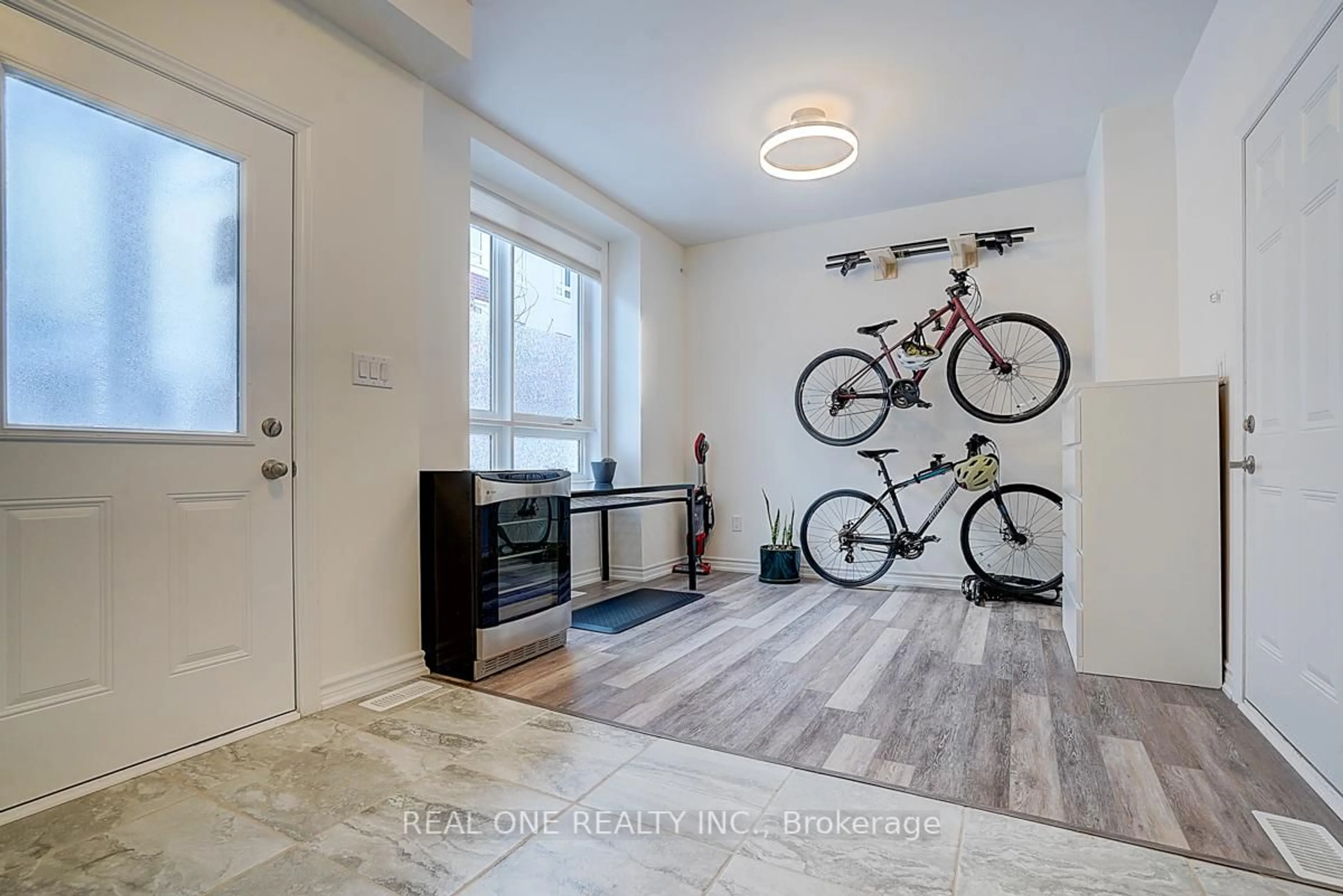 Indoor entryway for 72 Chicago Lane, Markham Ontario L6E 0V6