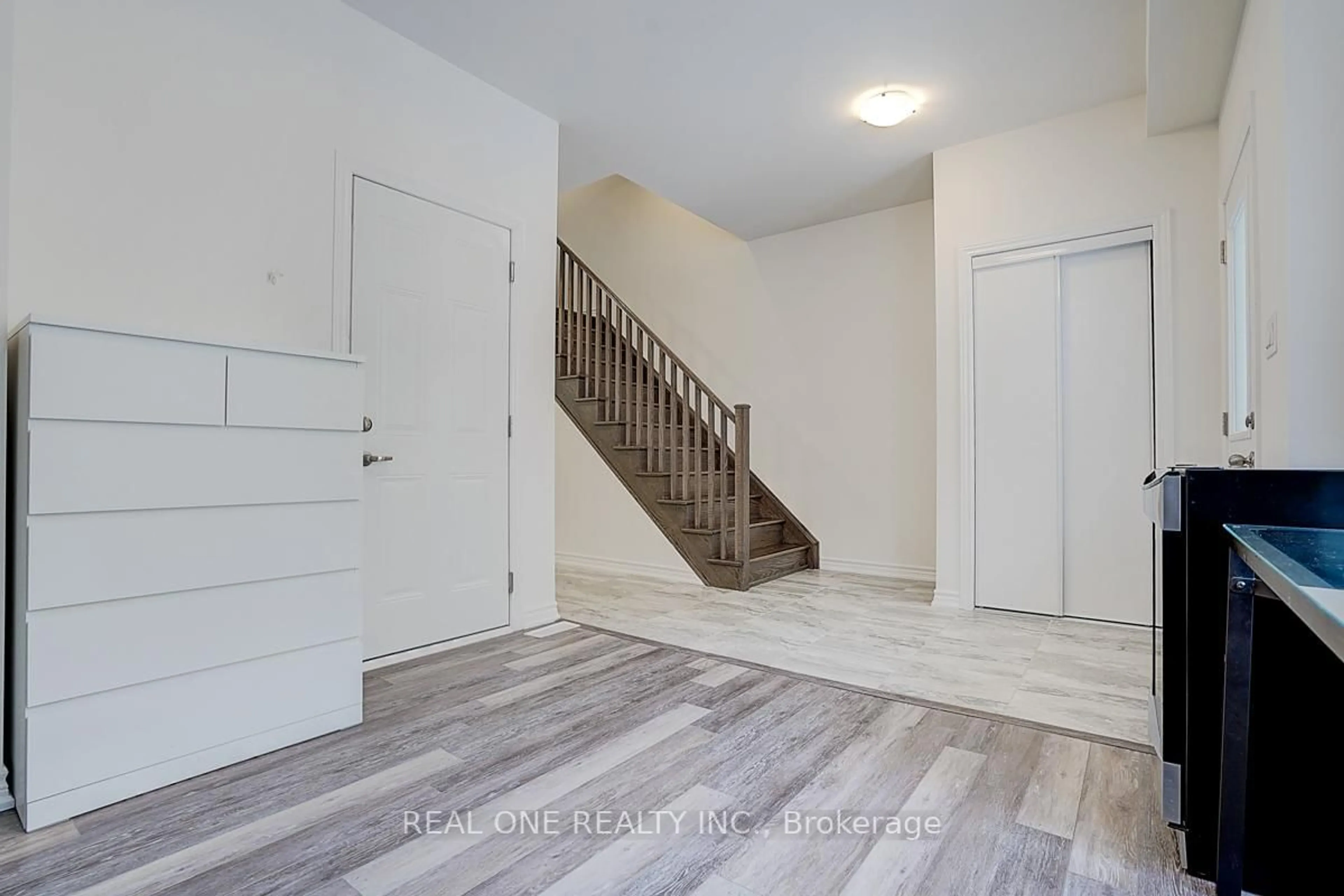 Indoor entryway for 72 Chicago Lane, Markham Ontario L6E 0V6