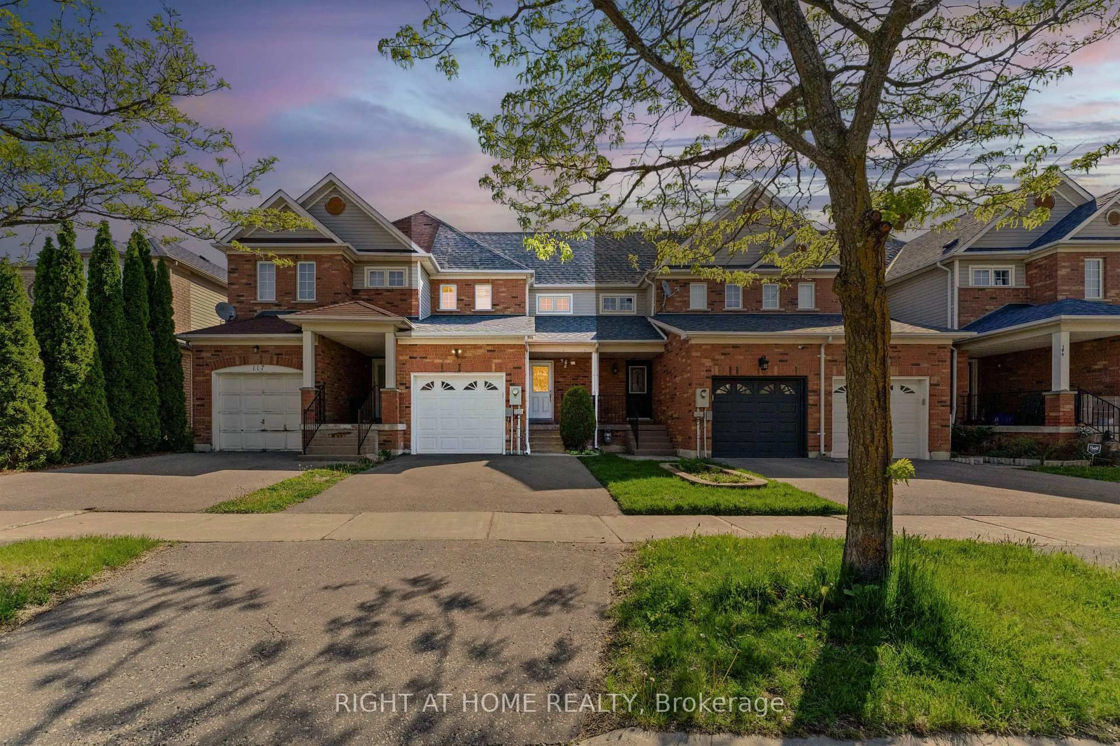 Home with brick exterior material, street for 115 Ferncliffe Cres, Markham Ontario L3S 4N7