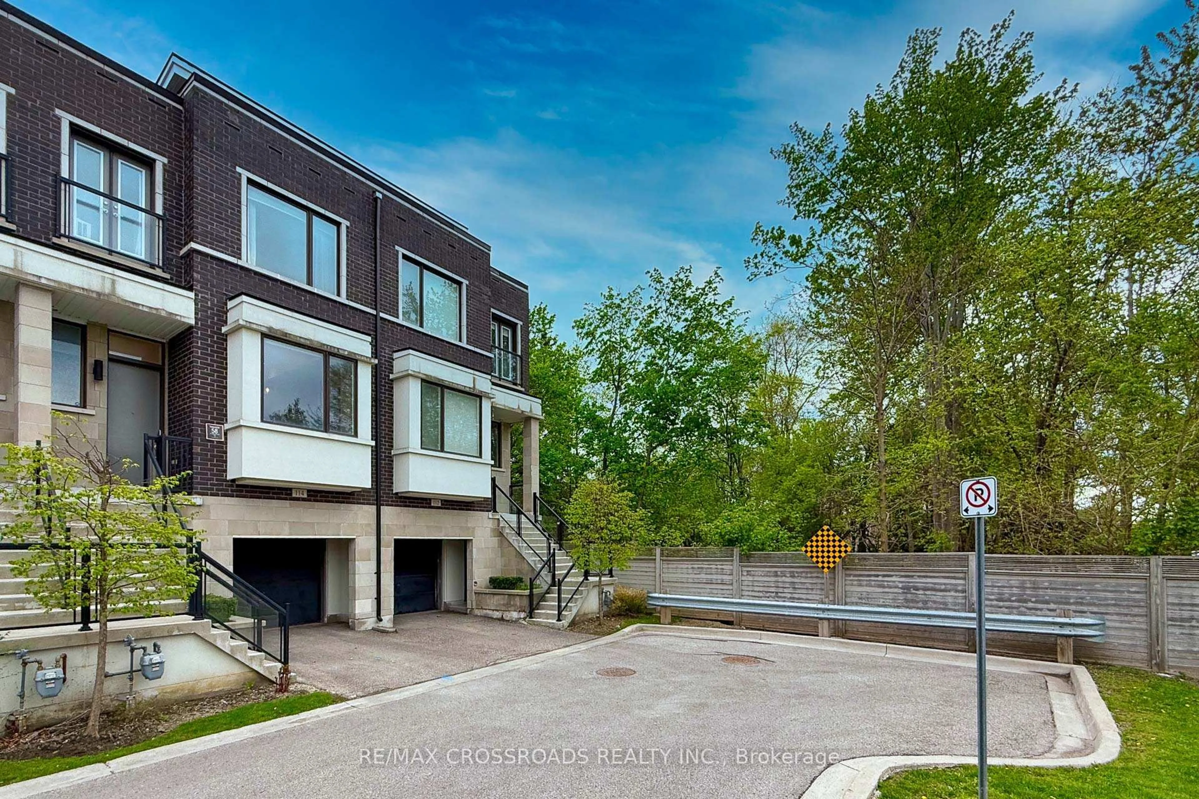 Unknown for 114 Genuine Lane, Richmond Hill Ontario L4B 0E5