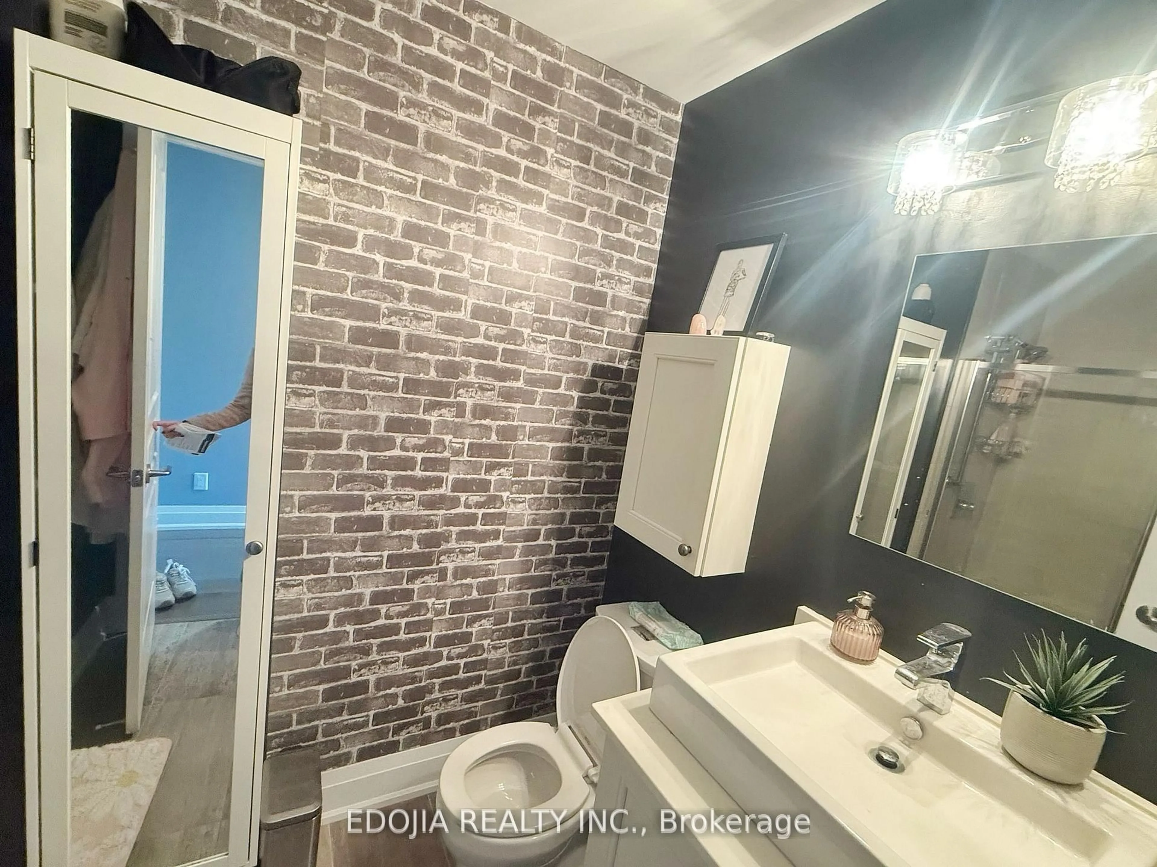 Unknown for 8302 Islington Ave #311, Vaughan Ontario L4L 1W8