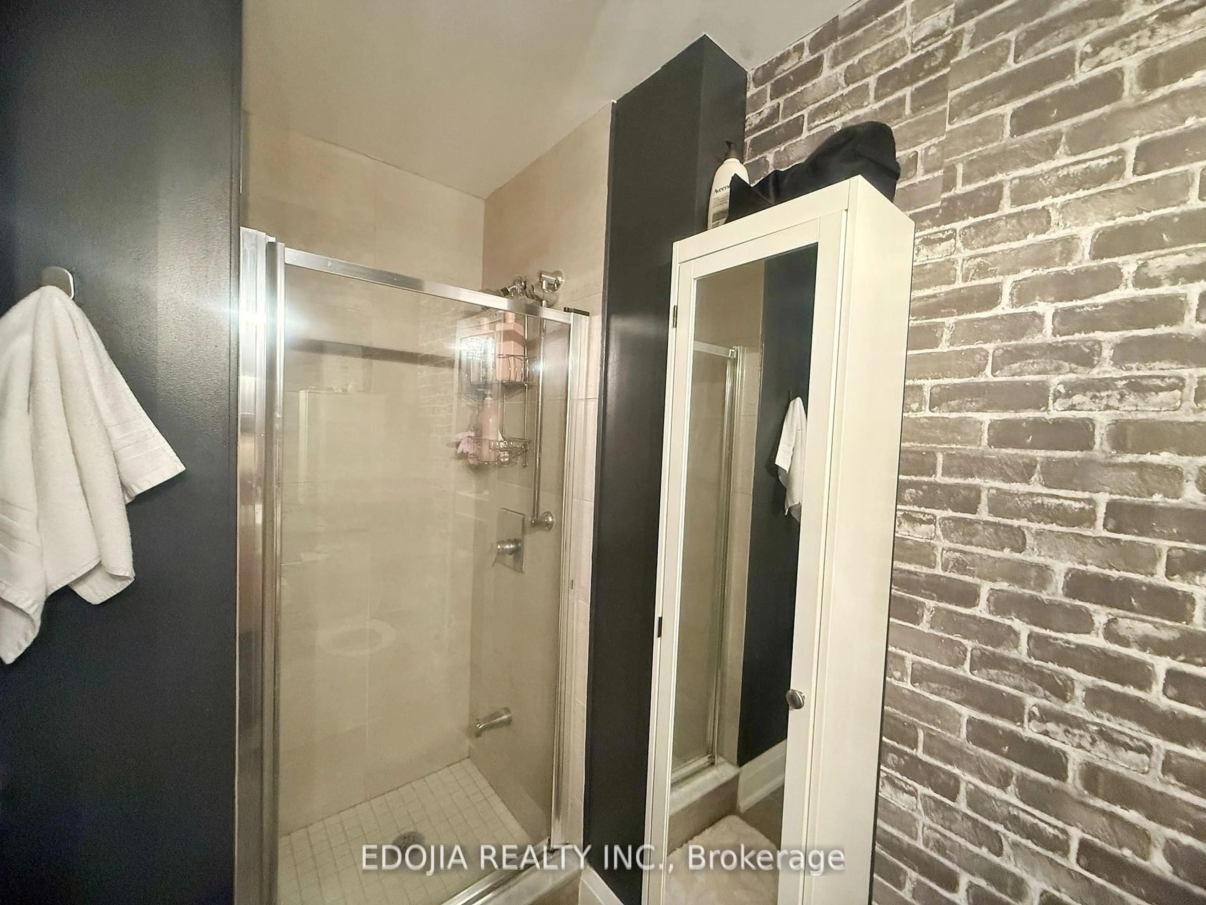 Unknown for 8302 Islington Ave #311, Vaughan Ontario L4L 1W8