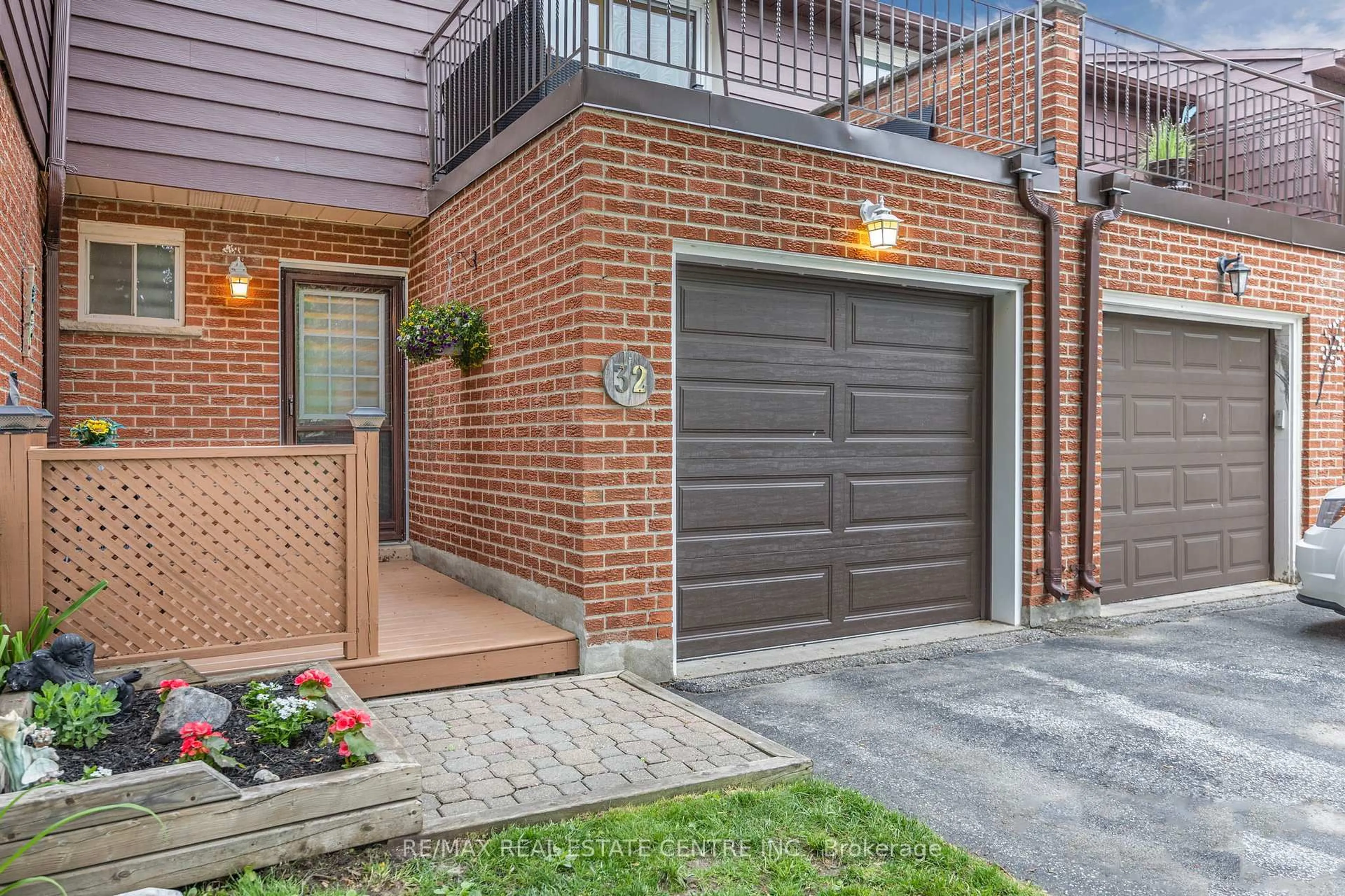 Home with brick exterior material, street for 246 Tupper Blvd ##32, New Tecumseth Ontario L9R 1A9