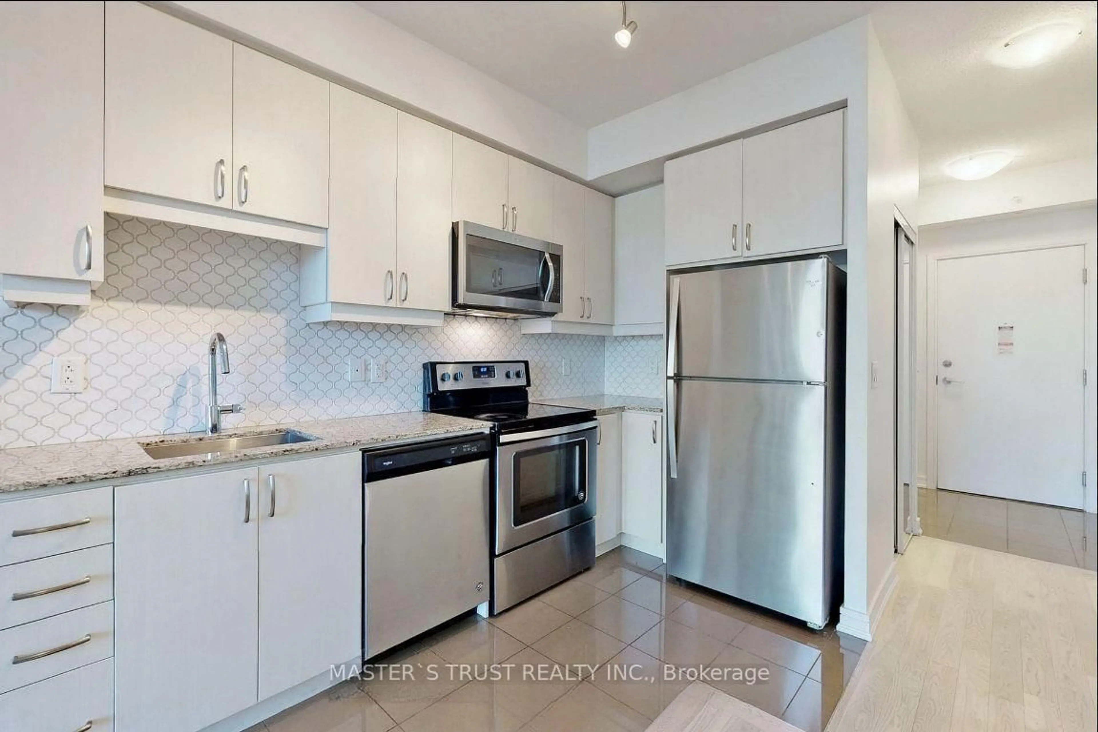Standard kitchen, unknown for 9205 Yonge St #Ne419, Richmond Hill Ontario L4C 1V5