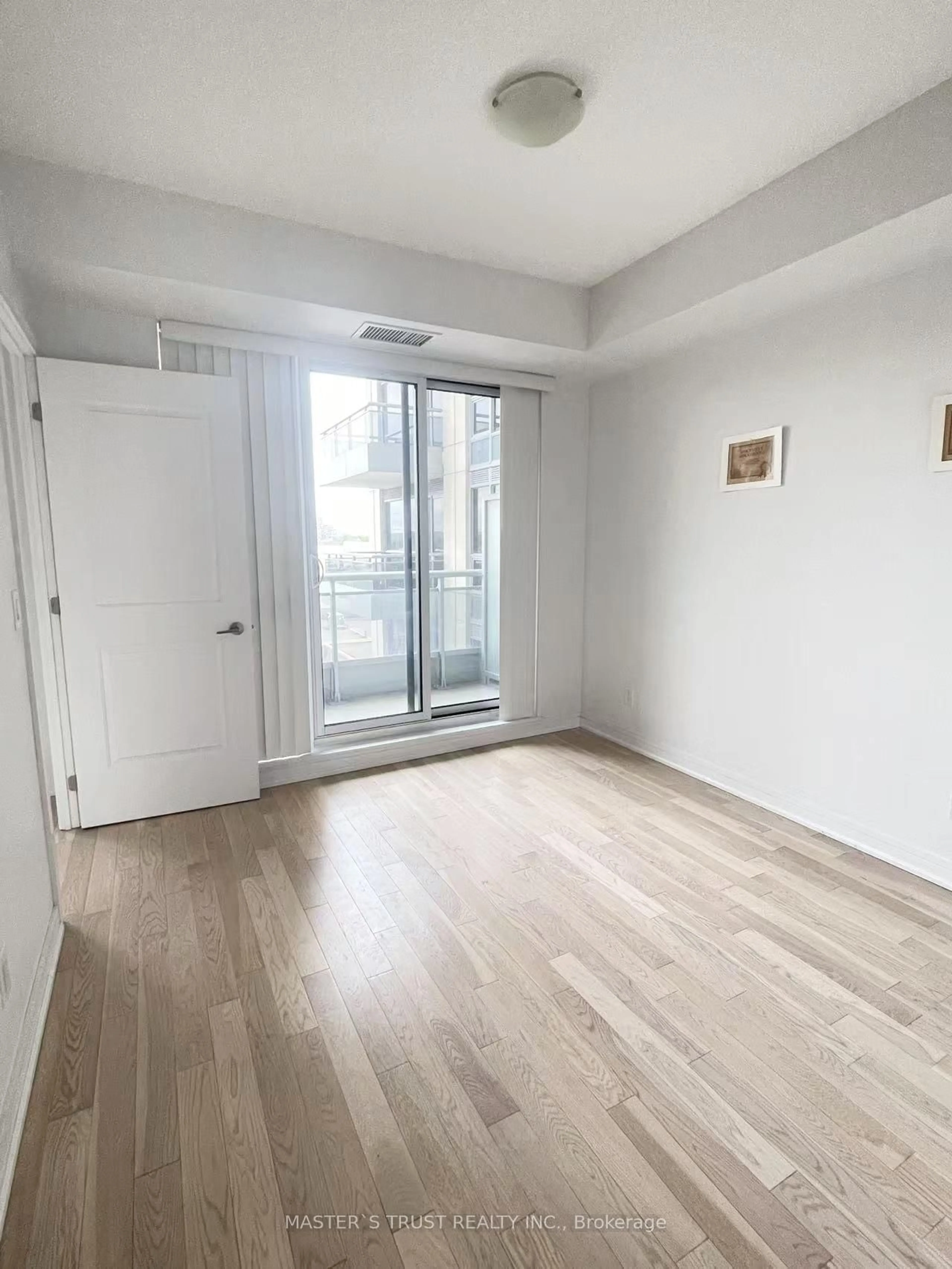 A pic of a room for 9205 Yonge St #Ne419, Richmond Hill Ontario L4C 1V5