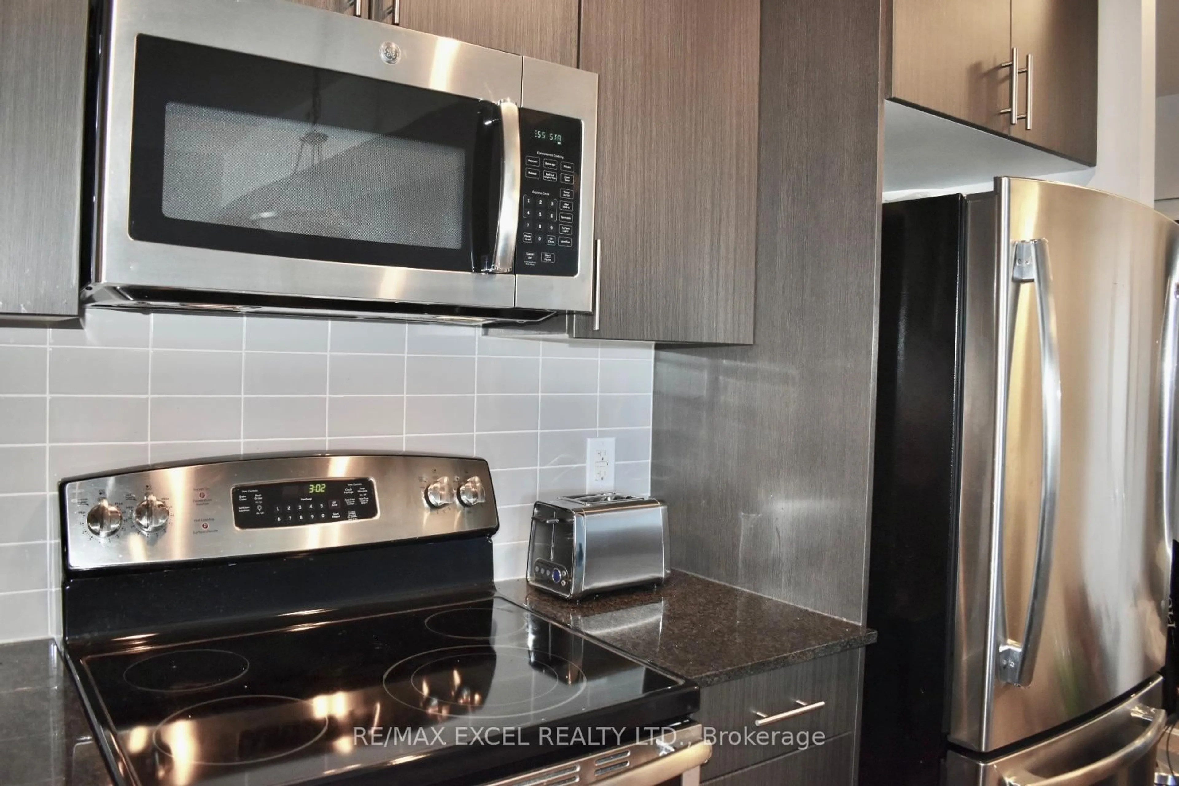 Standard kitchen, unknown for 7165 Yonge St #2006, Markham Ontario L3T 0C9