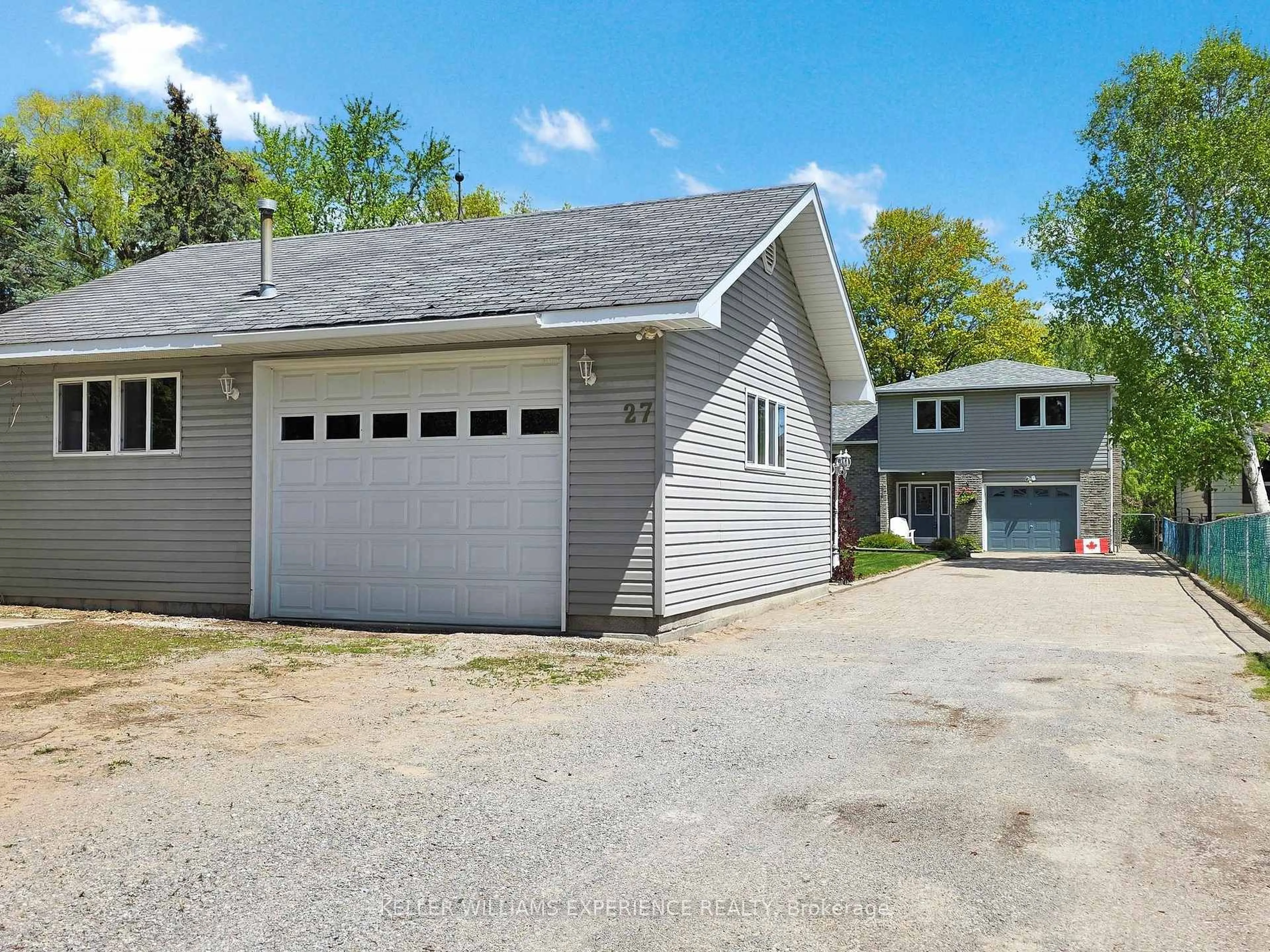 Unknown for 27 Willow St, East Gwillimbury Ontario L9N 1J4