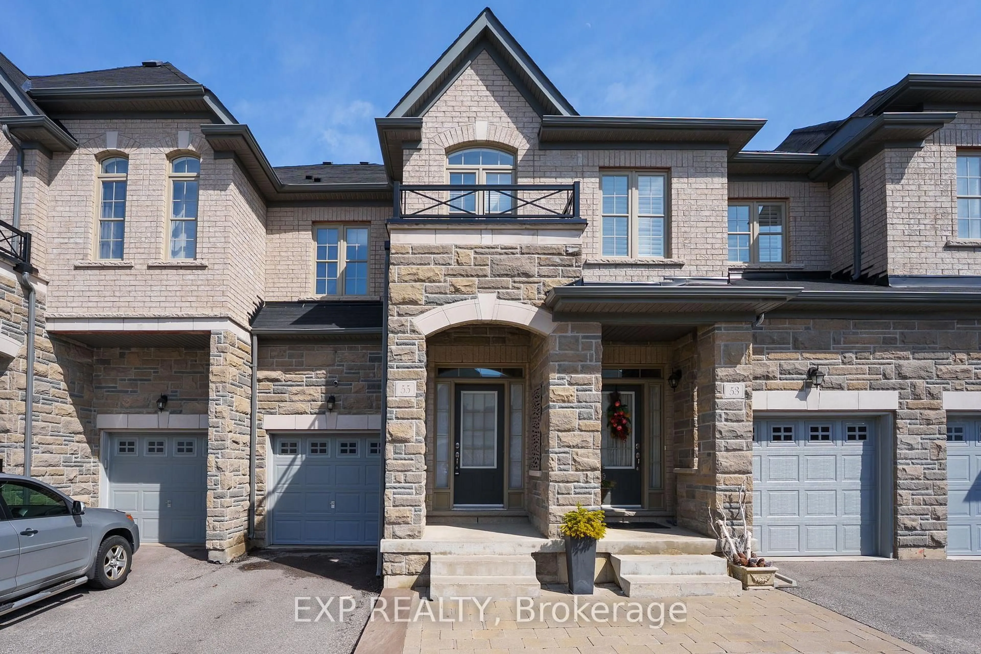 Home with brick exterior material, street for 55 Walter Proctor Rd, East Gwillimbury Ontario L9N 0P1
