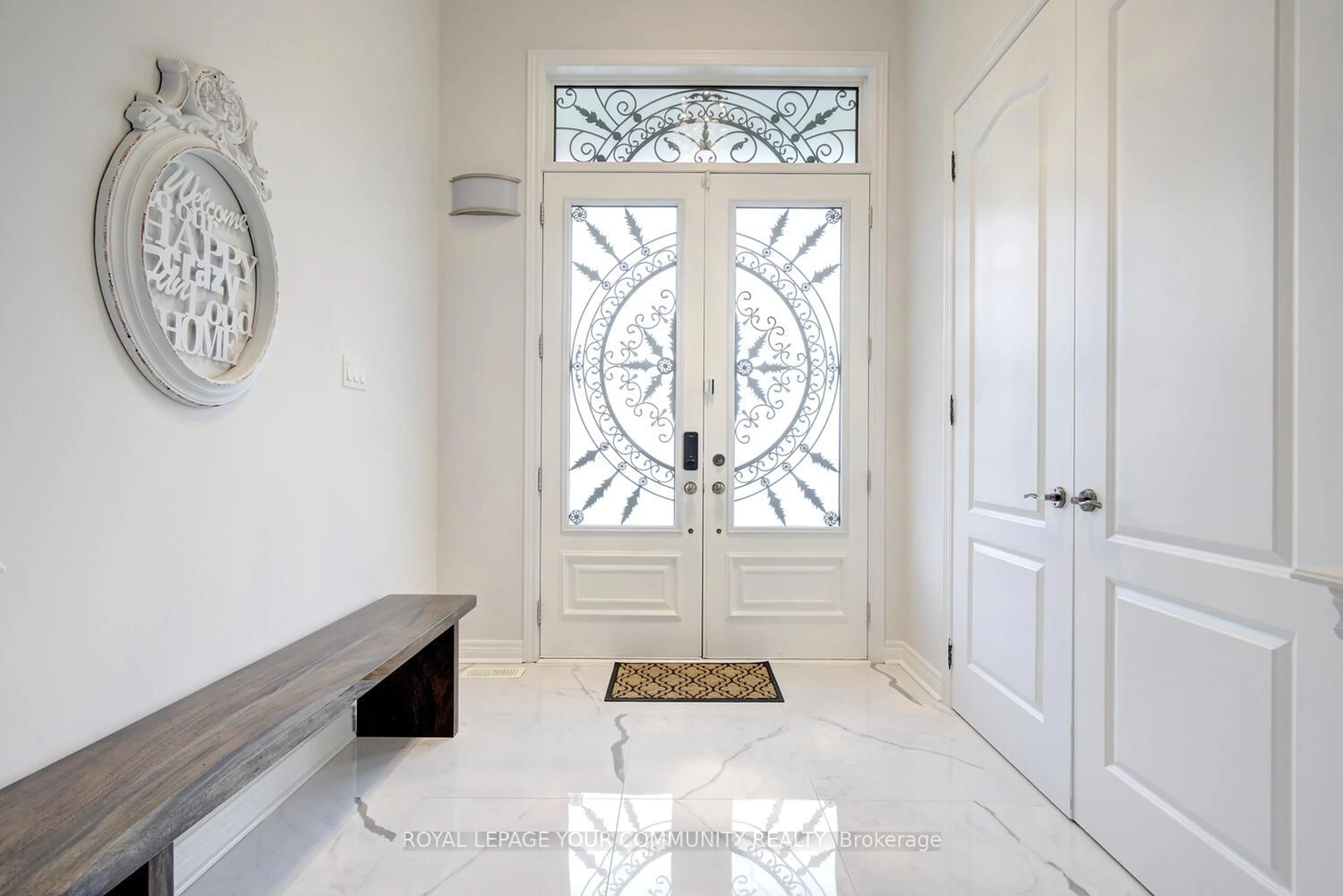 Indoor entryway for 109 Oberfrick Ave, Vaughan Ontario L6A 0N9