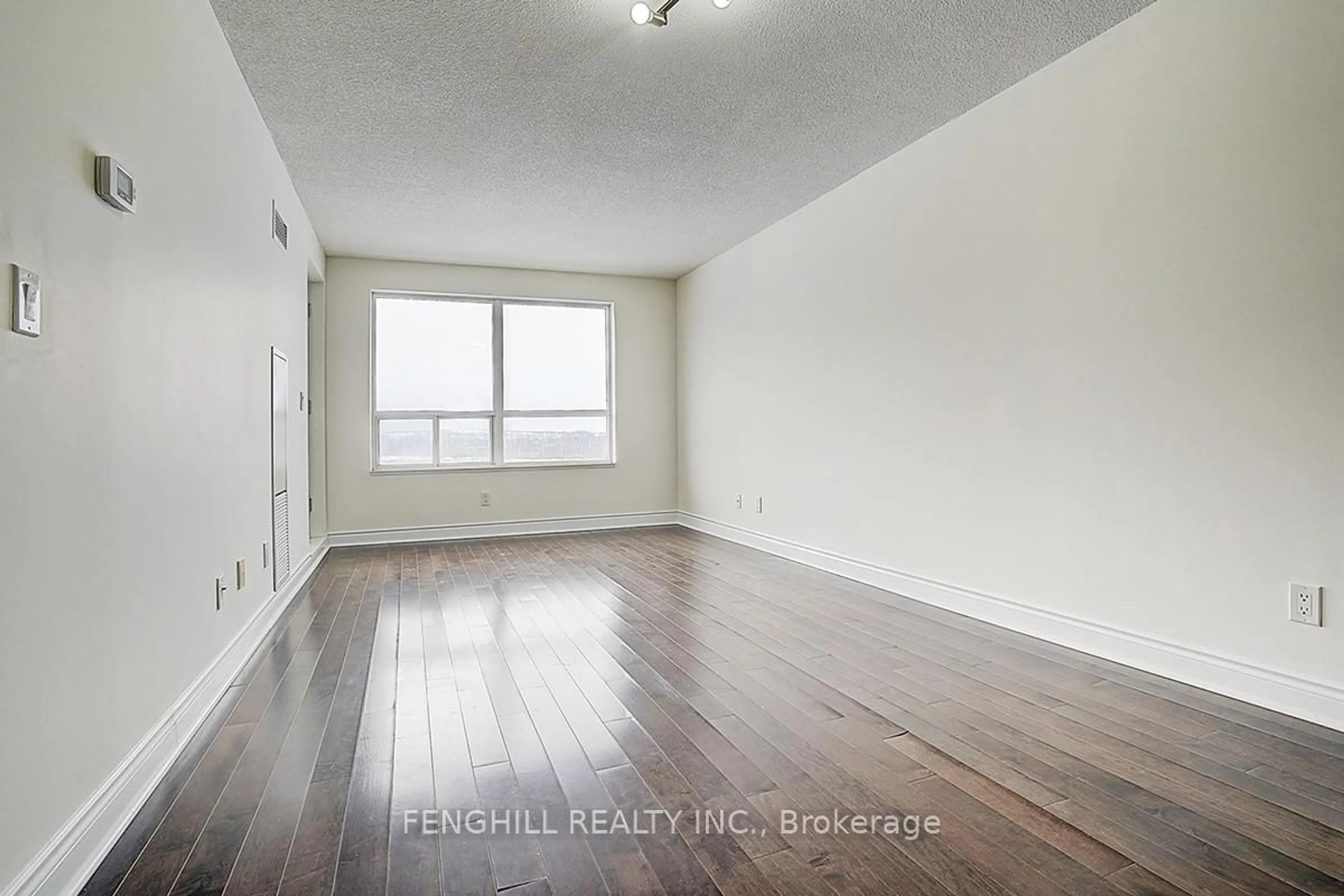 A pic of a room for 37 Galleria Pkwy #709, Markham Ontario L3T 0A5