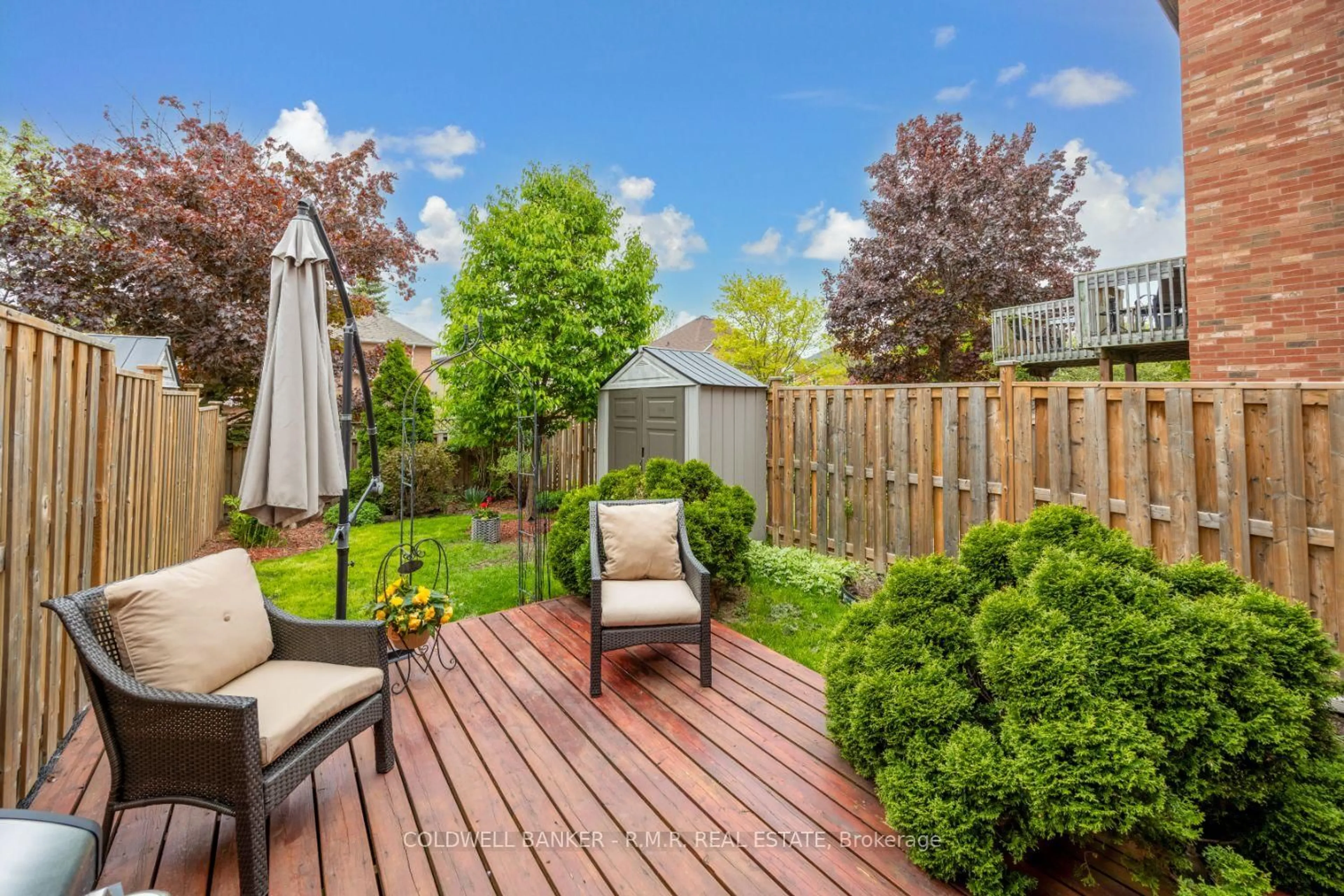 Patio, street for 32 Mugford Rd, Aurora Ontario L4G 7H5
