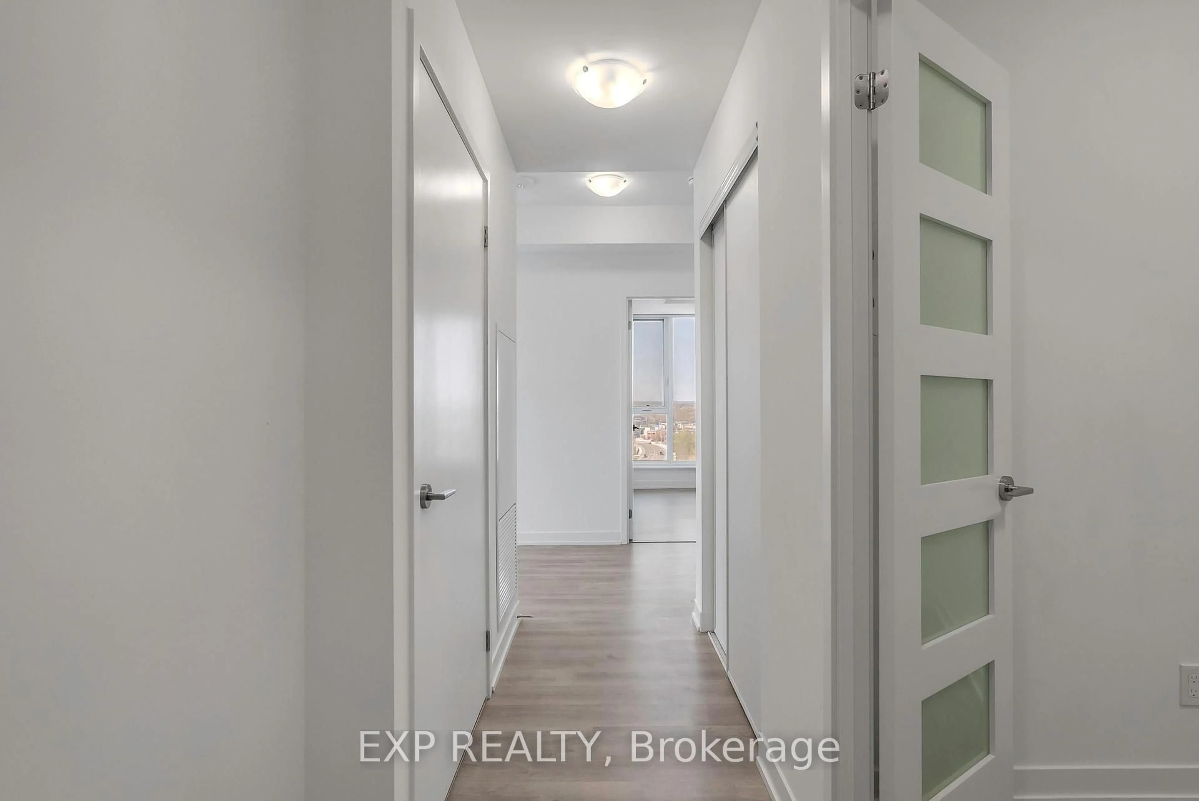 Indoor entryway for 292 Verdale Crossing N/A #1104B, Markham Ontario L6G 1B3
