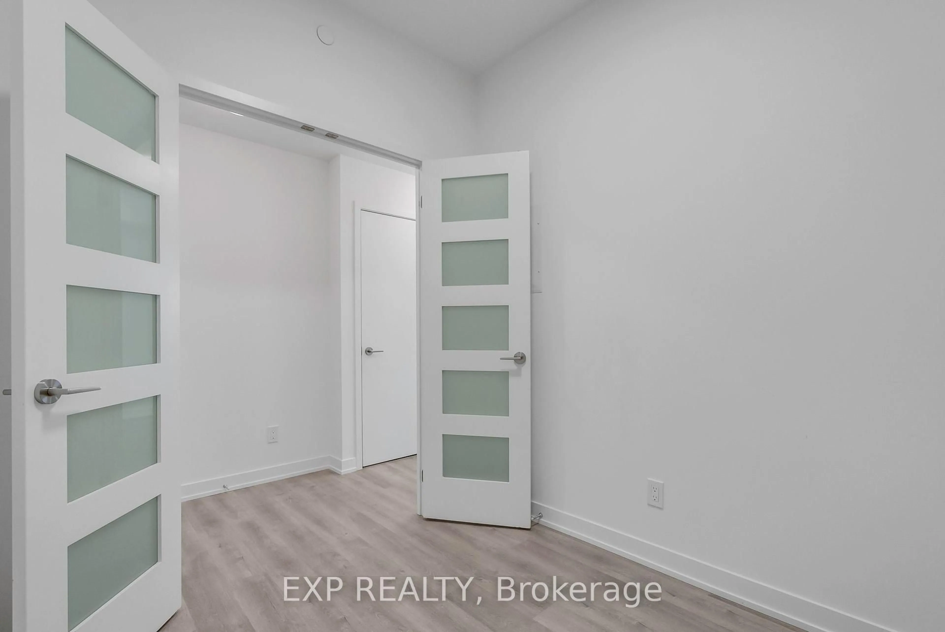 Unknown for 292 Verdale Crossing N/A #1104B, Markham Ontario L6G 1B3