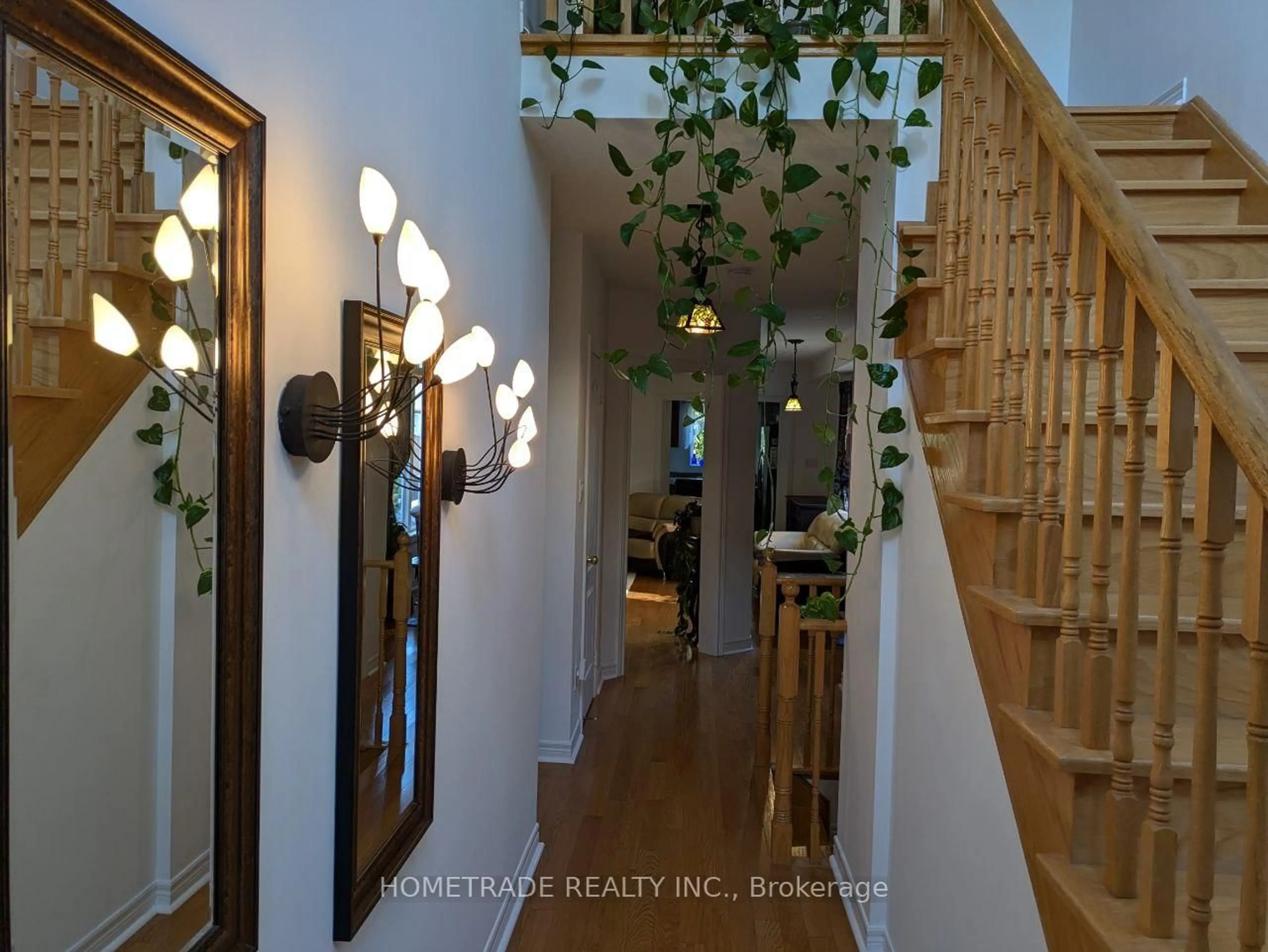 Indoor entryway for 127 Carrier Cres, Vaughan Ontario L6A 0T6