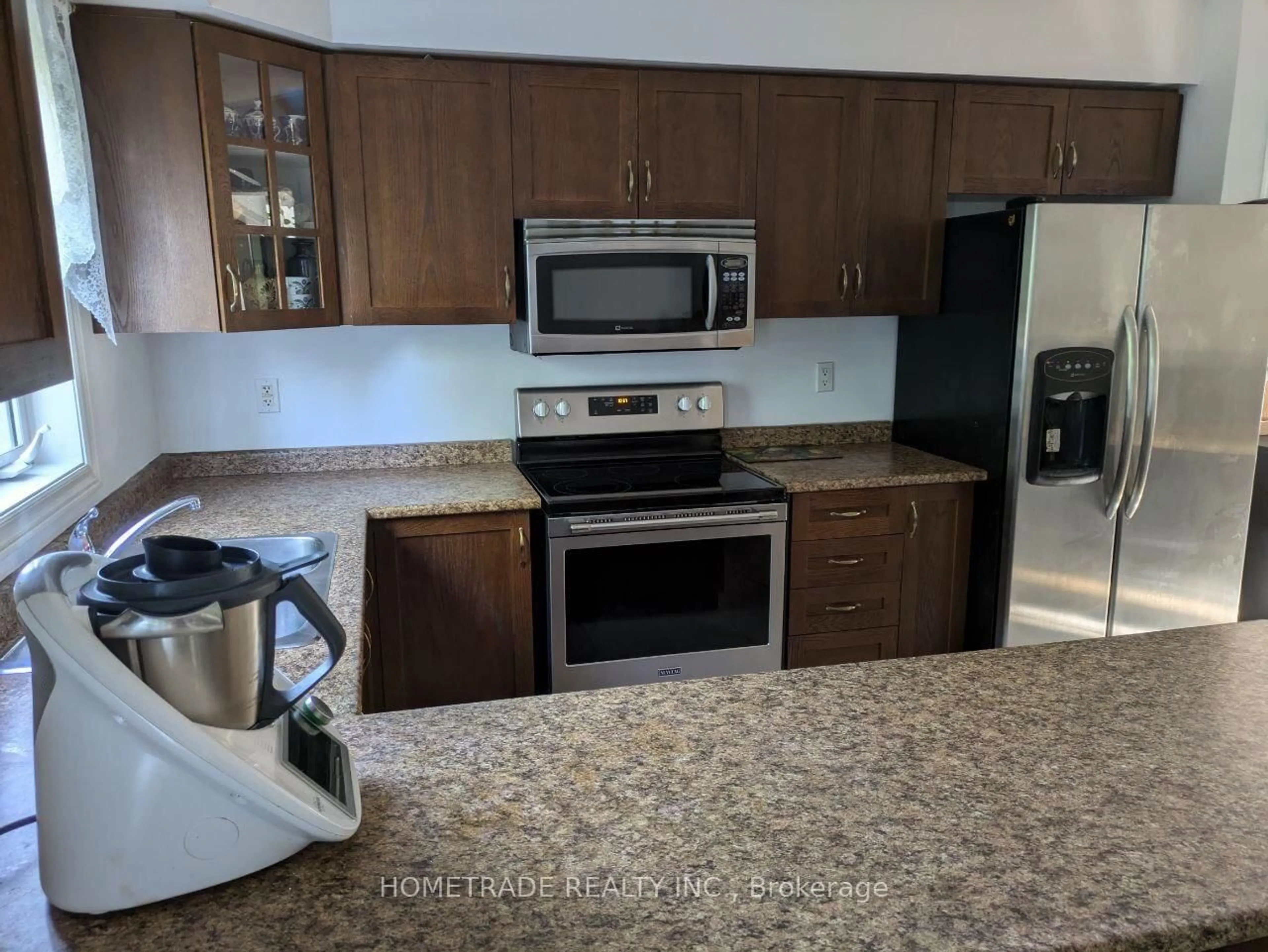 Standard kitchen, unknown for 127 Carrier Cres, Vaughan Ontario L6A 0T6