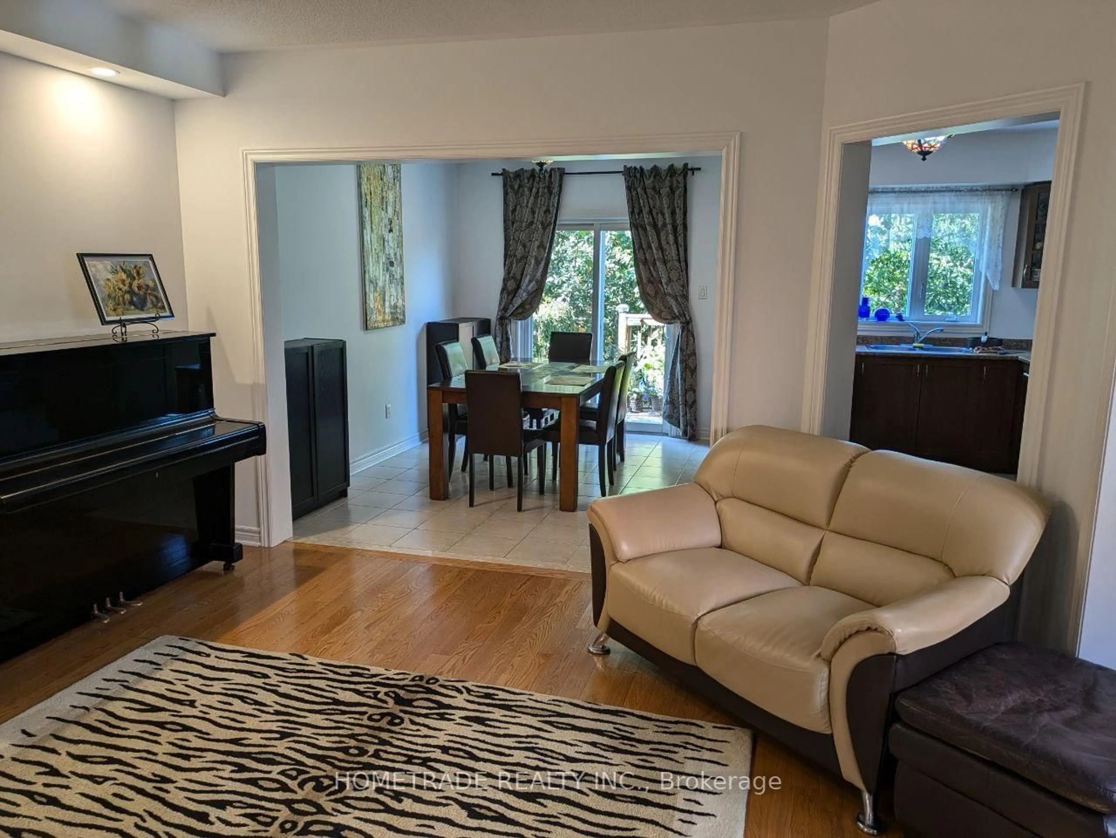 Living room with furniture, unknown for 127 Carrier Cres, Vaughan Ontario L6A 0T6