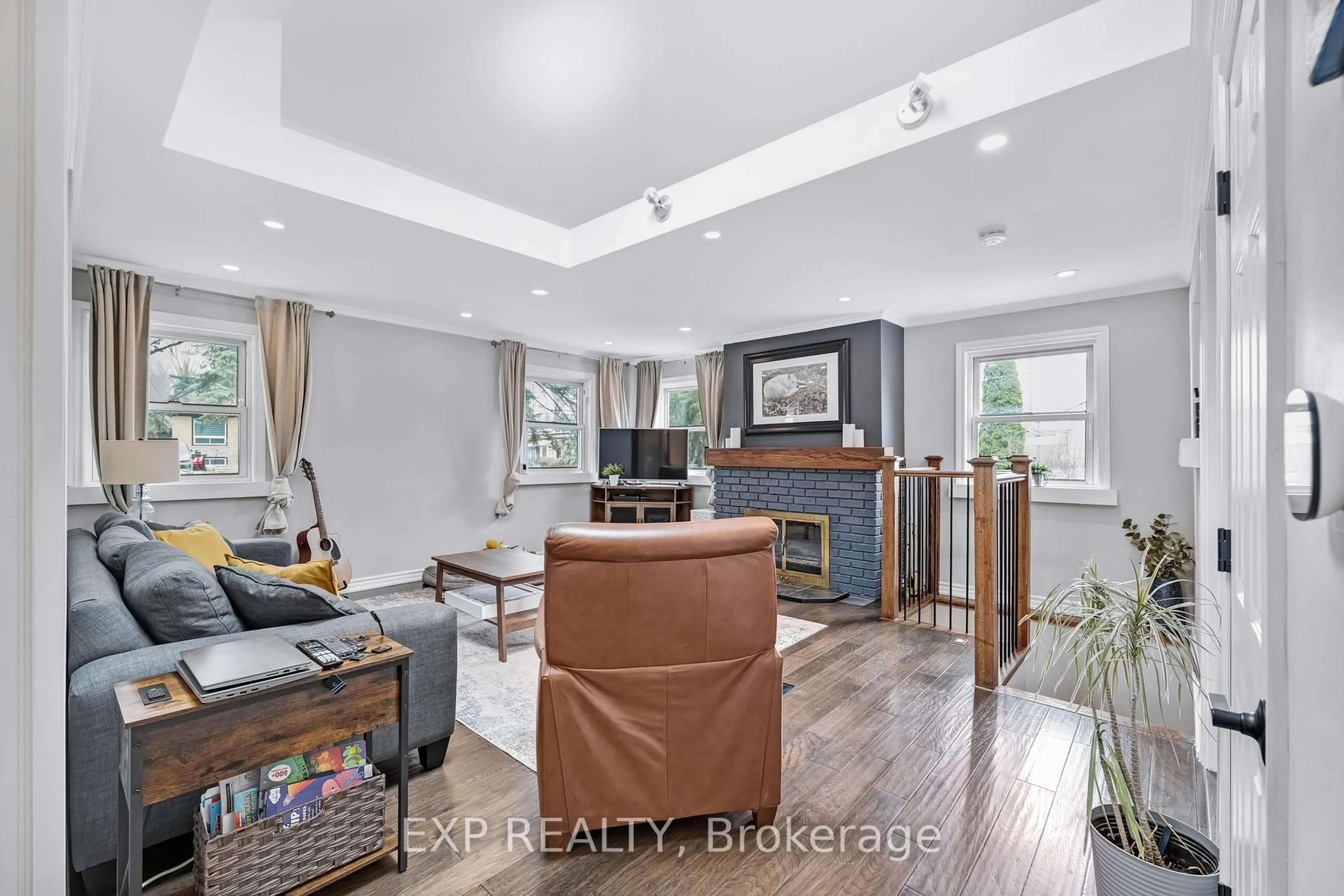 Living room with furniture, unknown for 93 Lundy's Lane, Newmarket Ontario L3Y 3R9