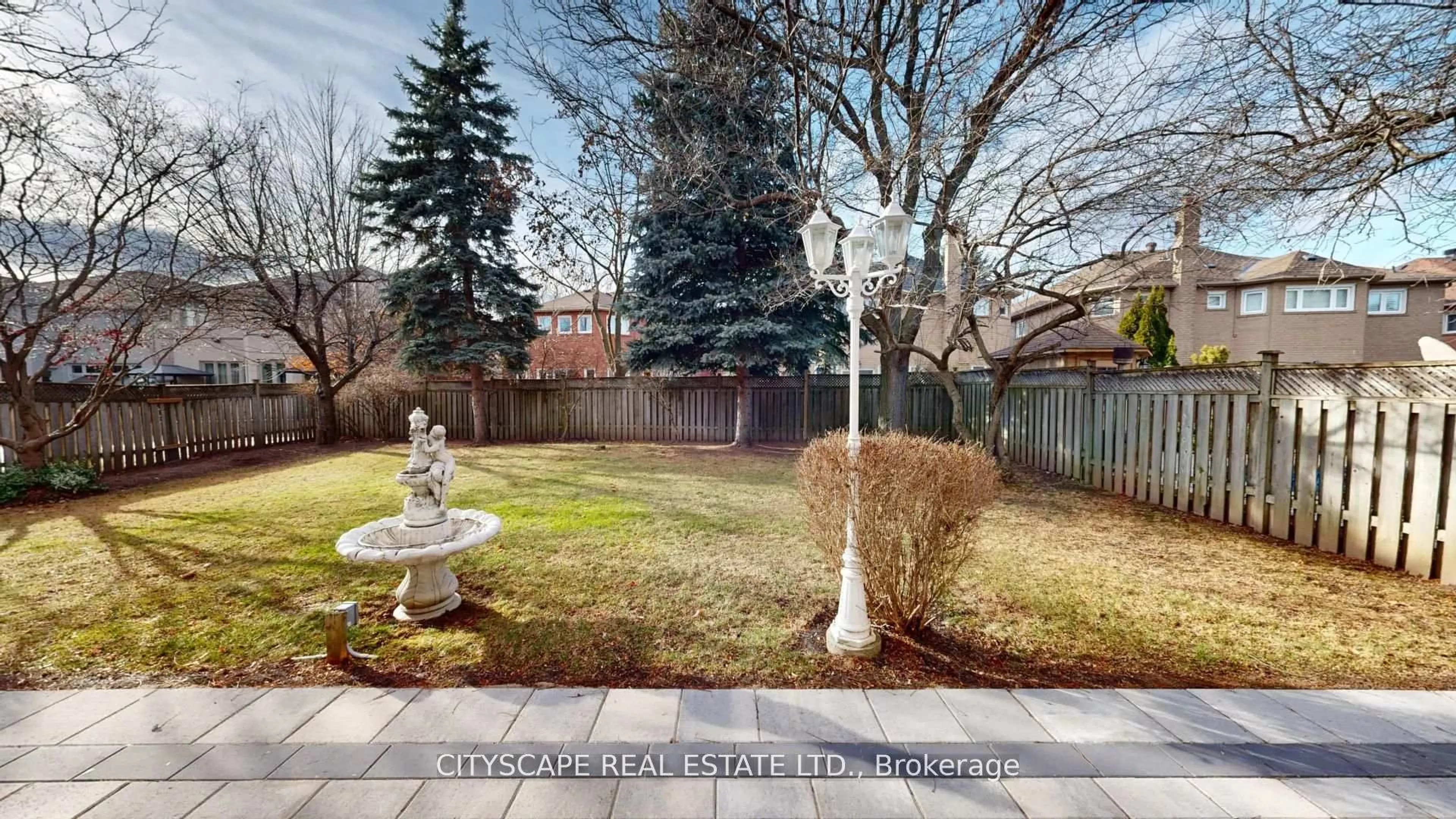 Patio, street for 50 Oakhurst Dr, Vaughan Ontario L4J 7V3