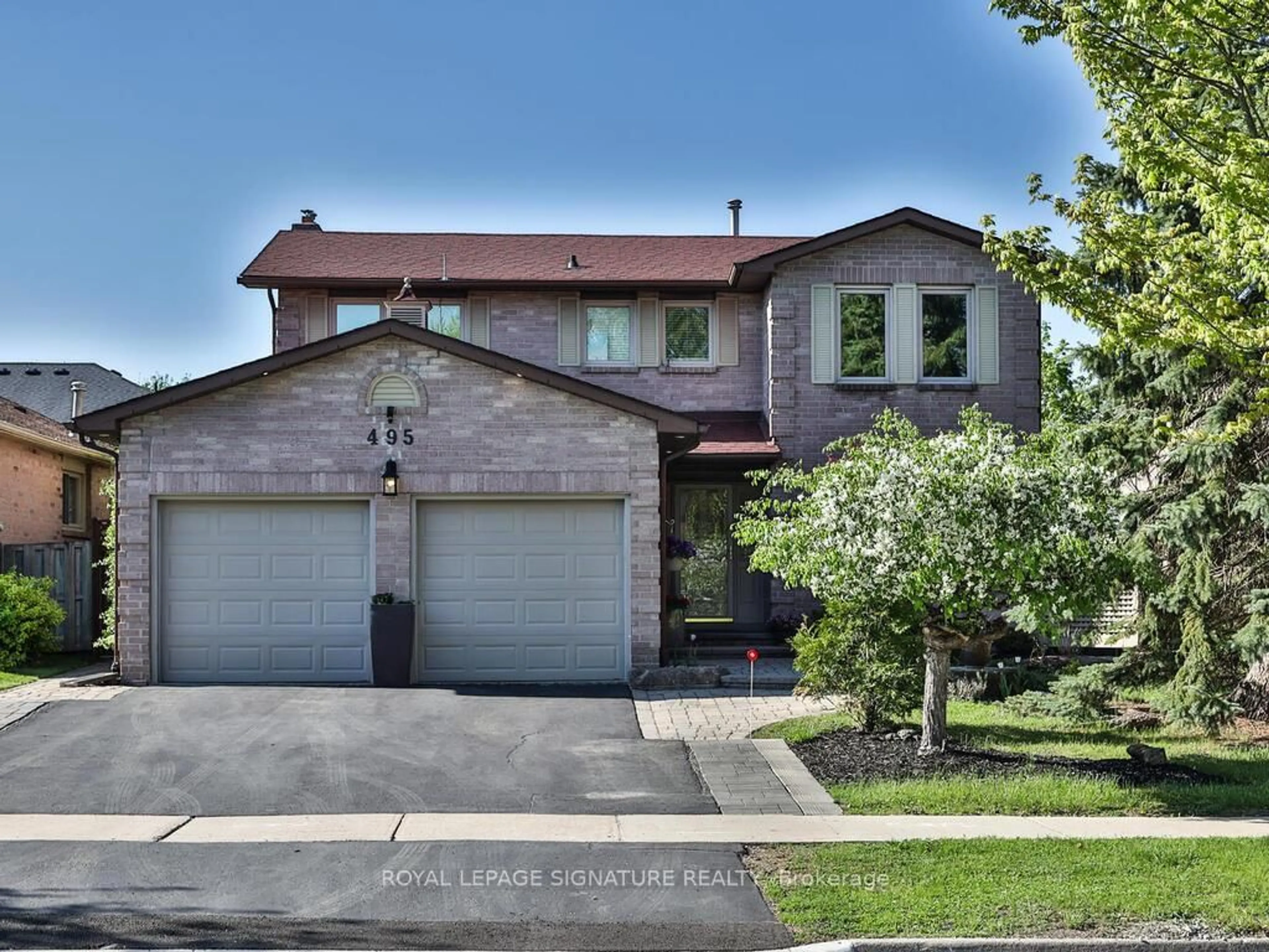 Home with brick exterior material, street for 495 Bristol Rd, Newmarket Ontario L3Y 6T4