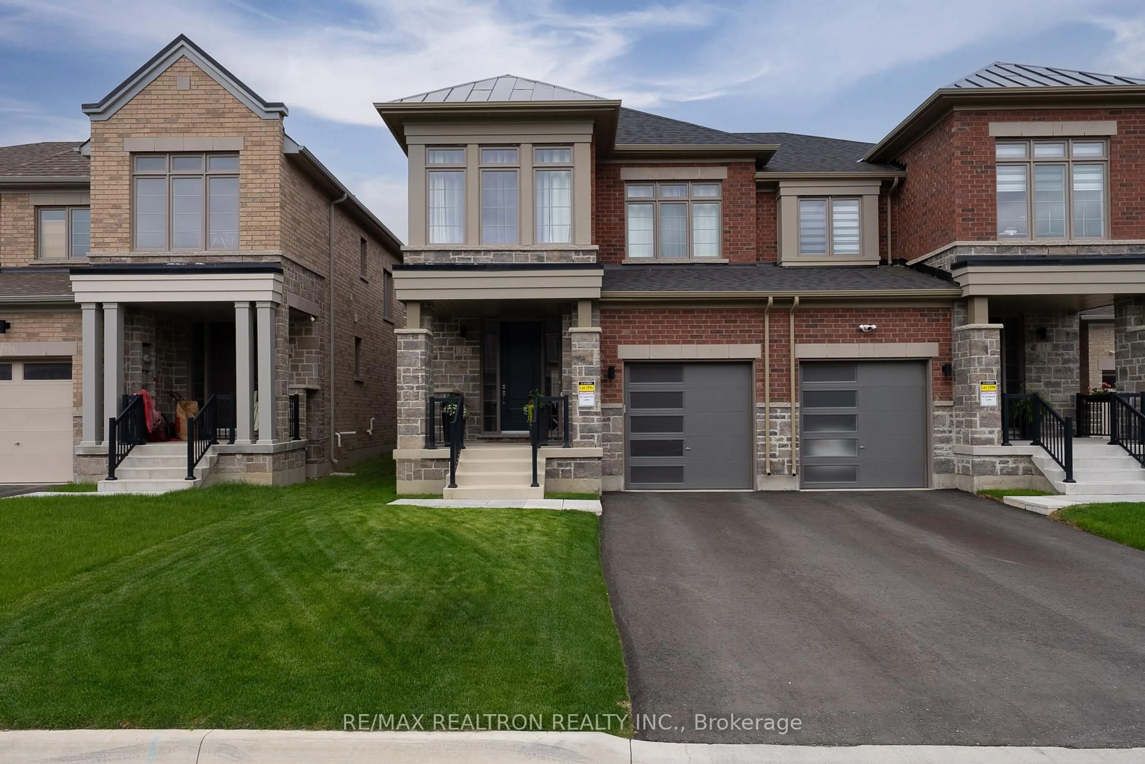 Home with brick exterior material, street for 15 Lazarette Lane, East Gwillimbury Ontario L9N 0V6