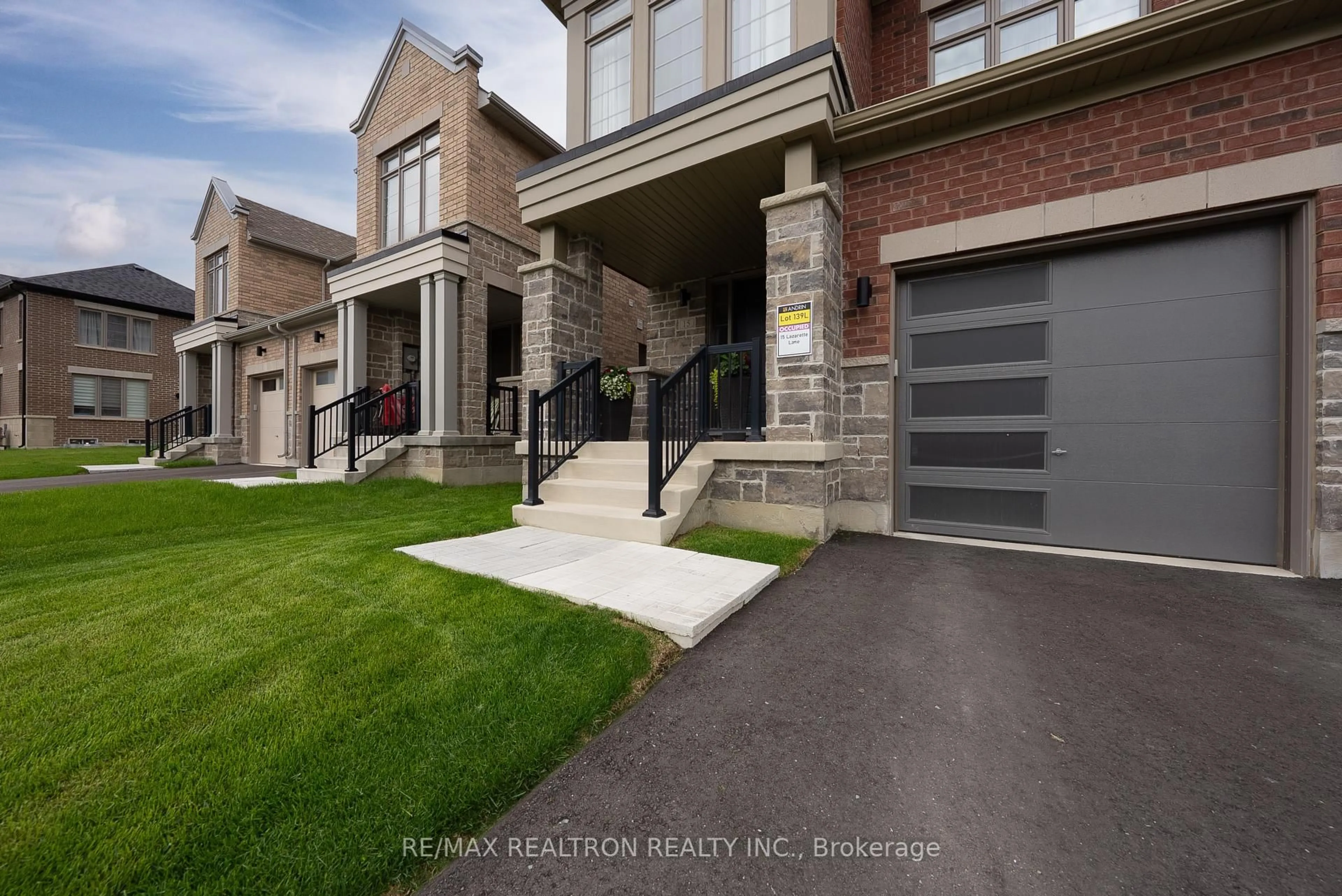Home with brick exterior material, street for 15 Lazarette Lane, East Gwillimbury Ontario L9N 0V6