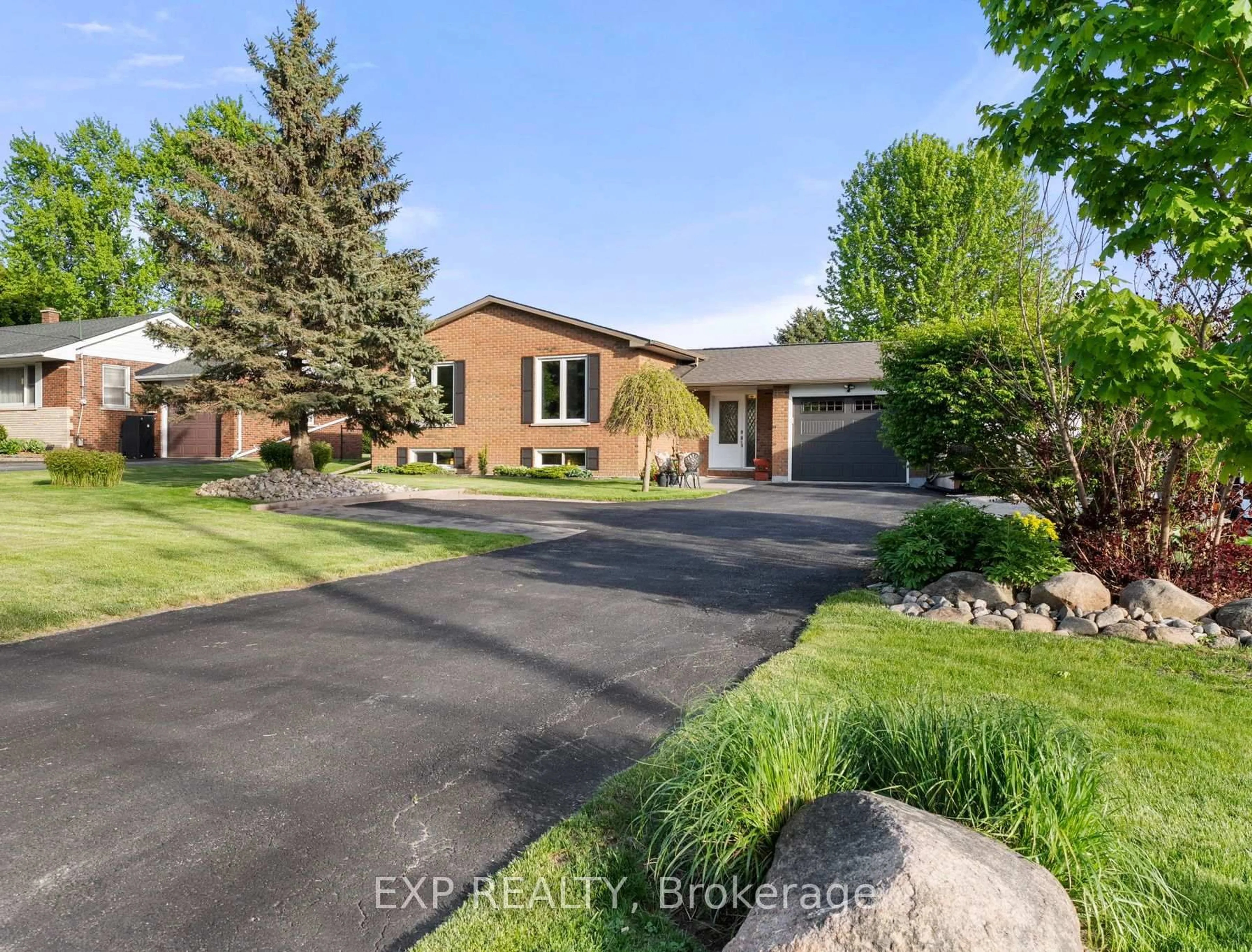 Unknown for 217 Mount Albert Rd, East Gwillimbury Ontario L9N 1K2