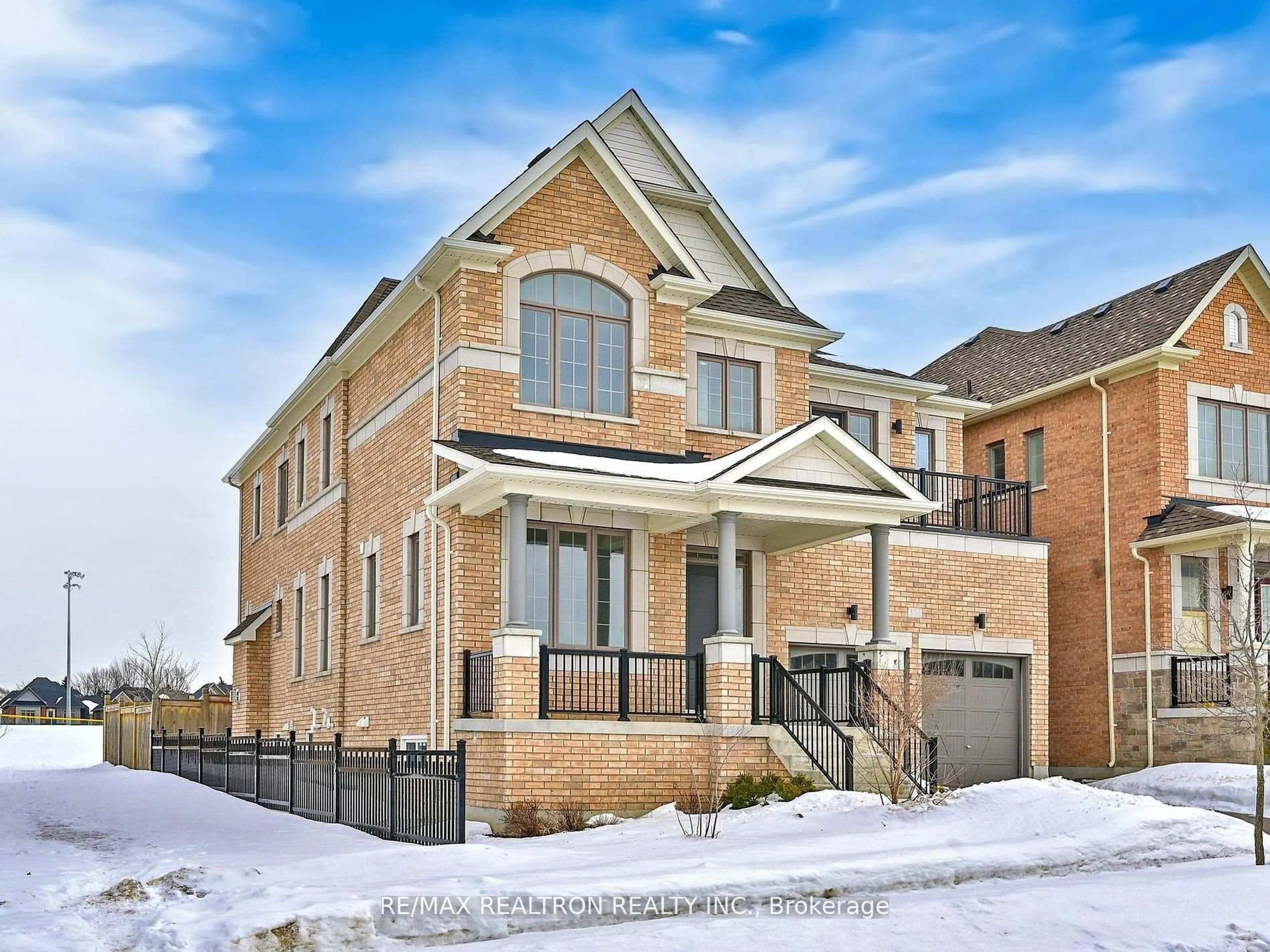 Home with brick exterior material, street for 130 Frank Kelly Dr, East Gwillimbury Ontario L9N 0V1