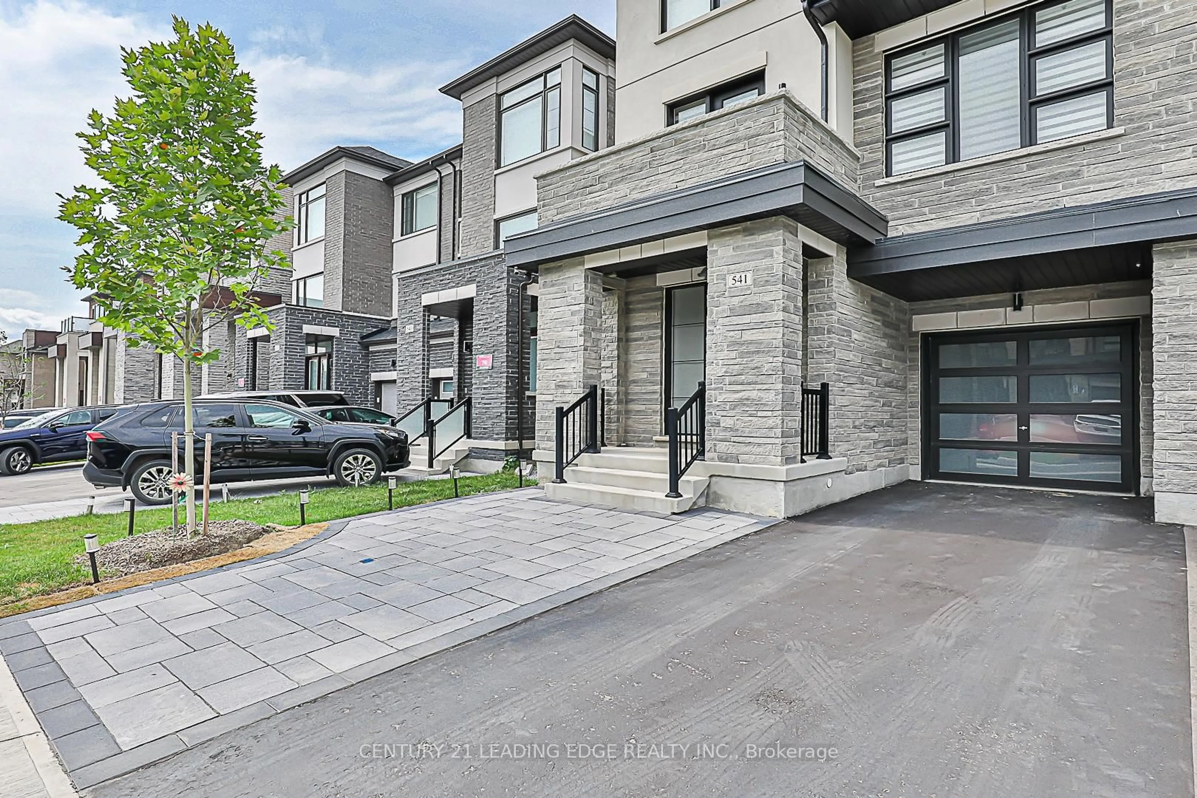 Home with brick exterior material, street for 541 New England Crt, Newmarket Ontario L3X 0M5