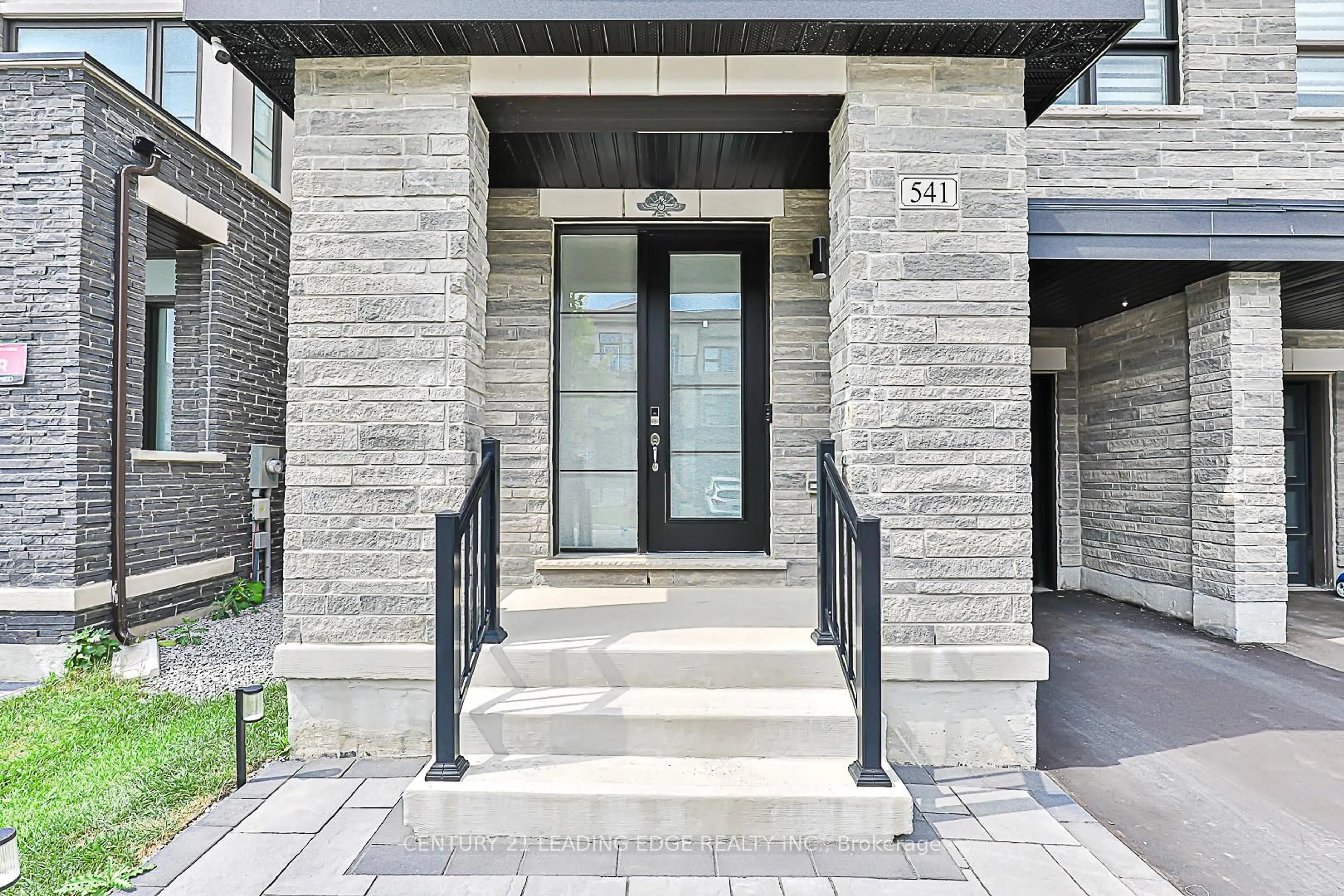 Unknown for 541 New England Crt, Newmarket Ontario L3X 0M5
