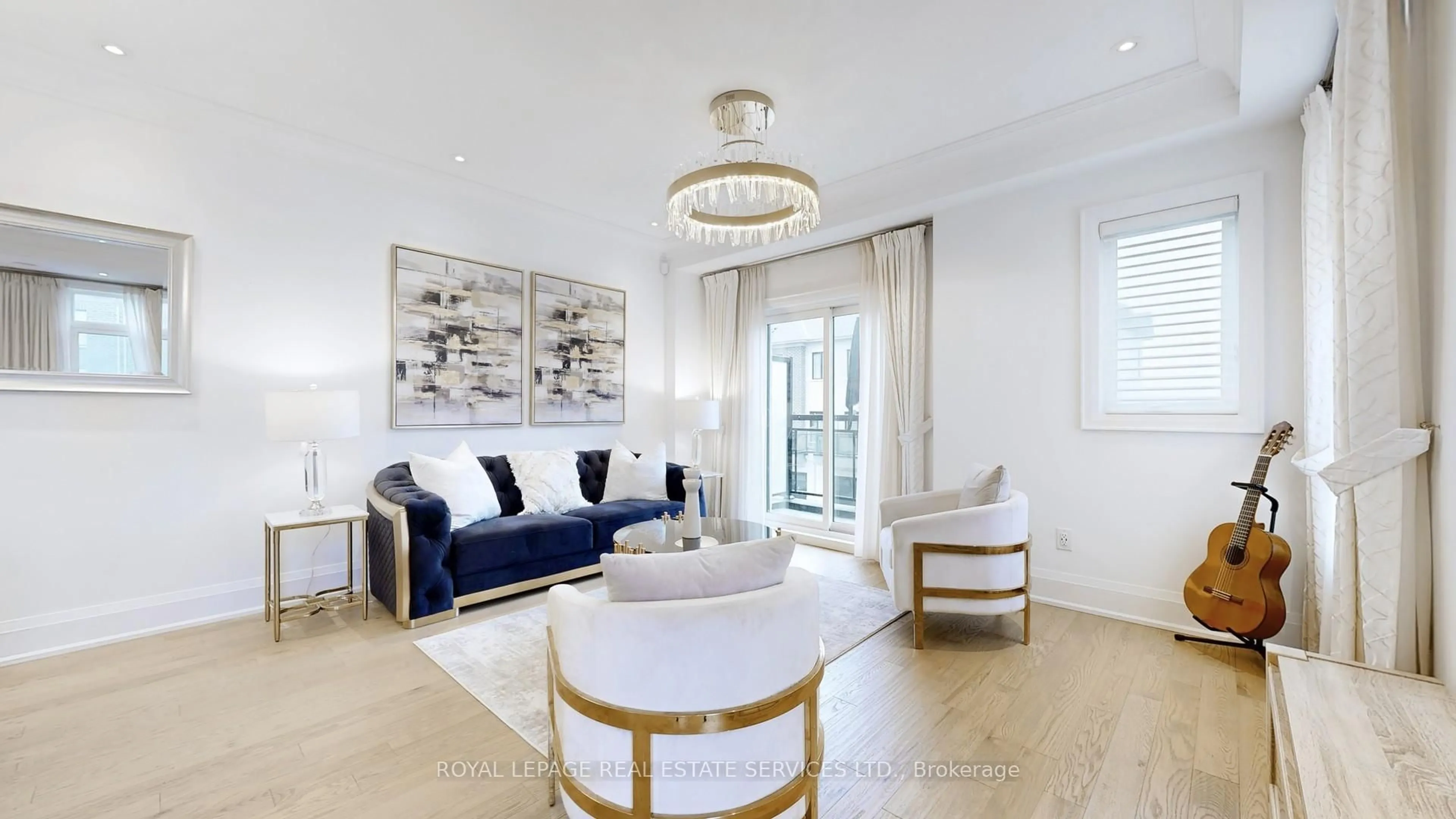 Living room with furniture, wood/laminate floor for 51 Feeney Lane, Markham Ontario L3T 0G3