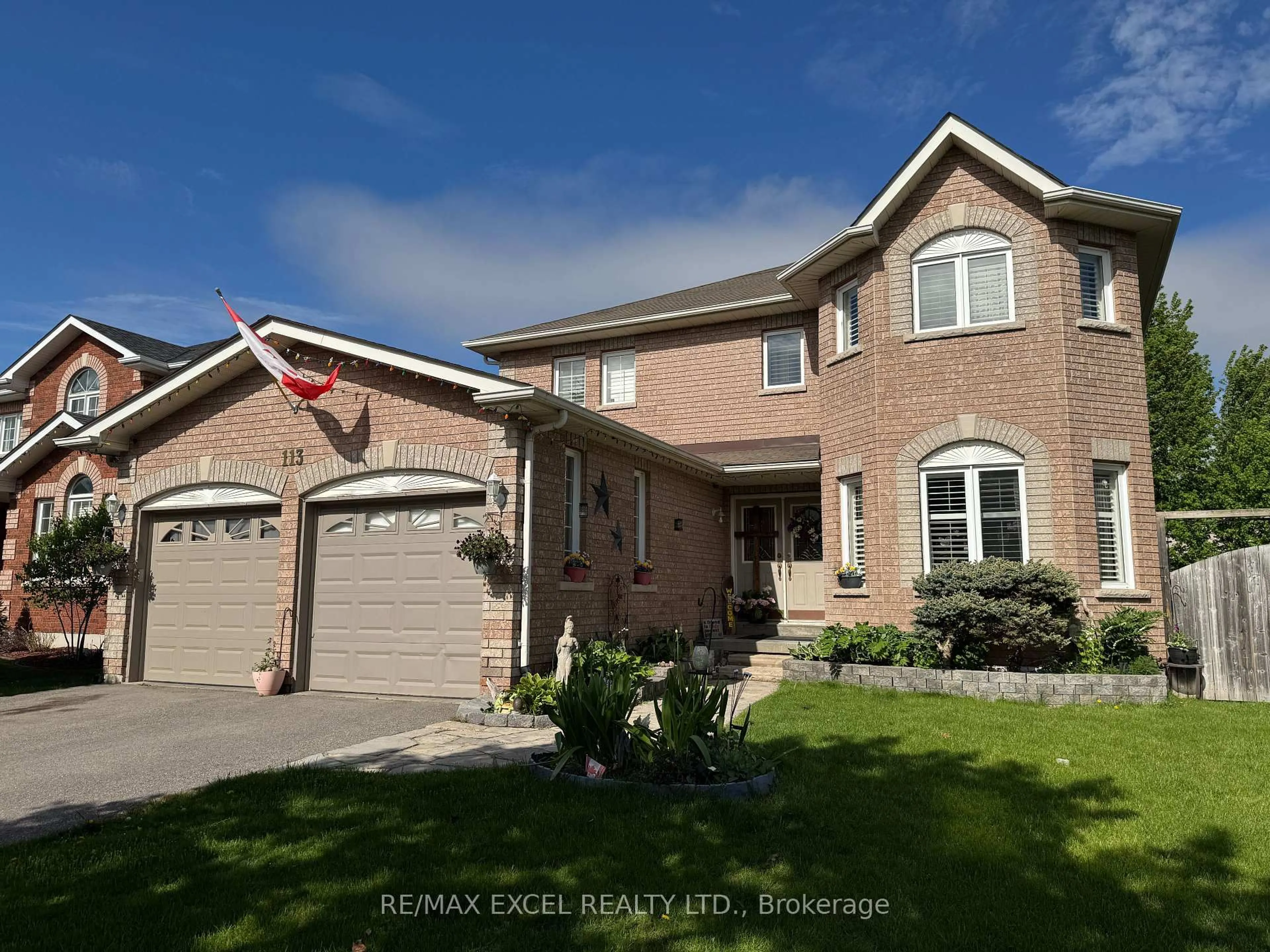 Home with brick exterior material, street for 113 Fairwood Dr, Georgina Ontario L4P 3Y1