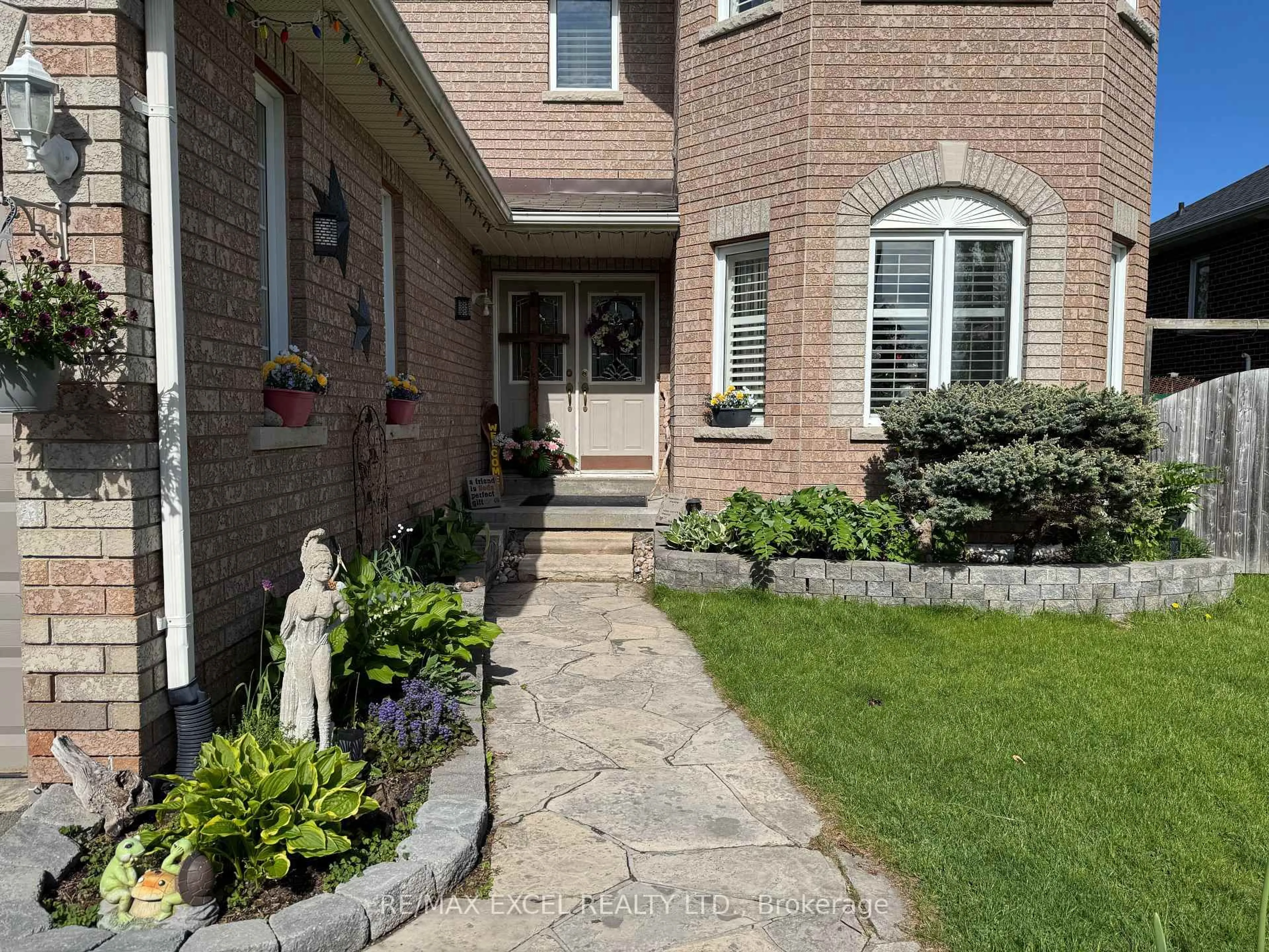 Home with brick exterior material, street for 113 Fairwood Dr, Georgina Ontario L4P 3Y1