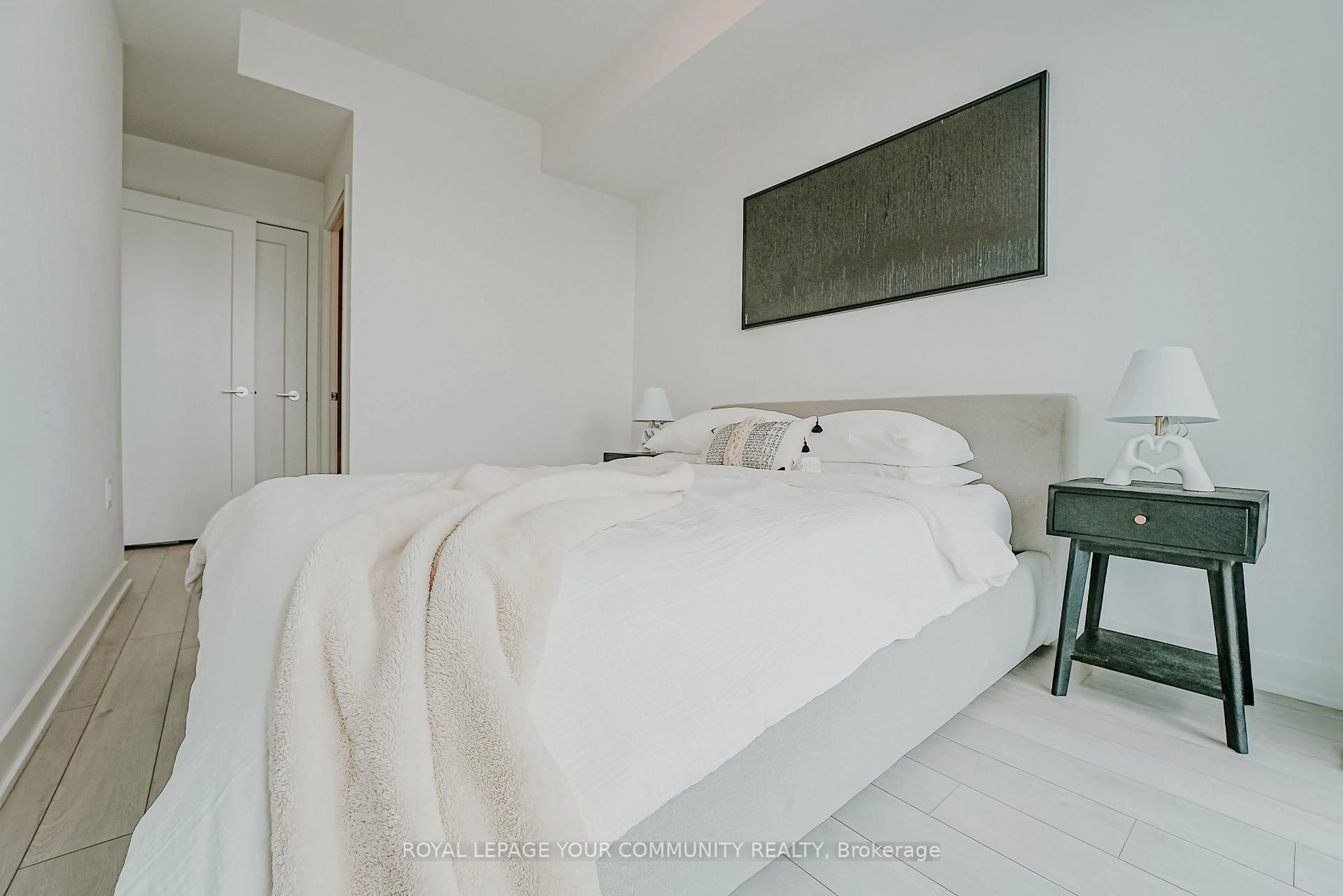 Bedroom with bed, unknown for 95 Oneida Cres #2212, Richmond Hill Ontario L4B 3K9