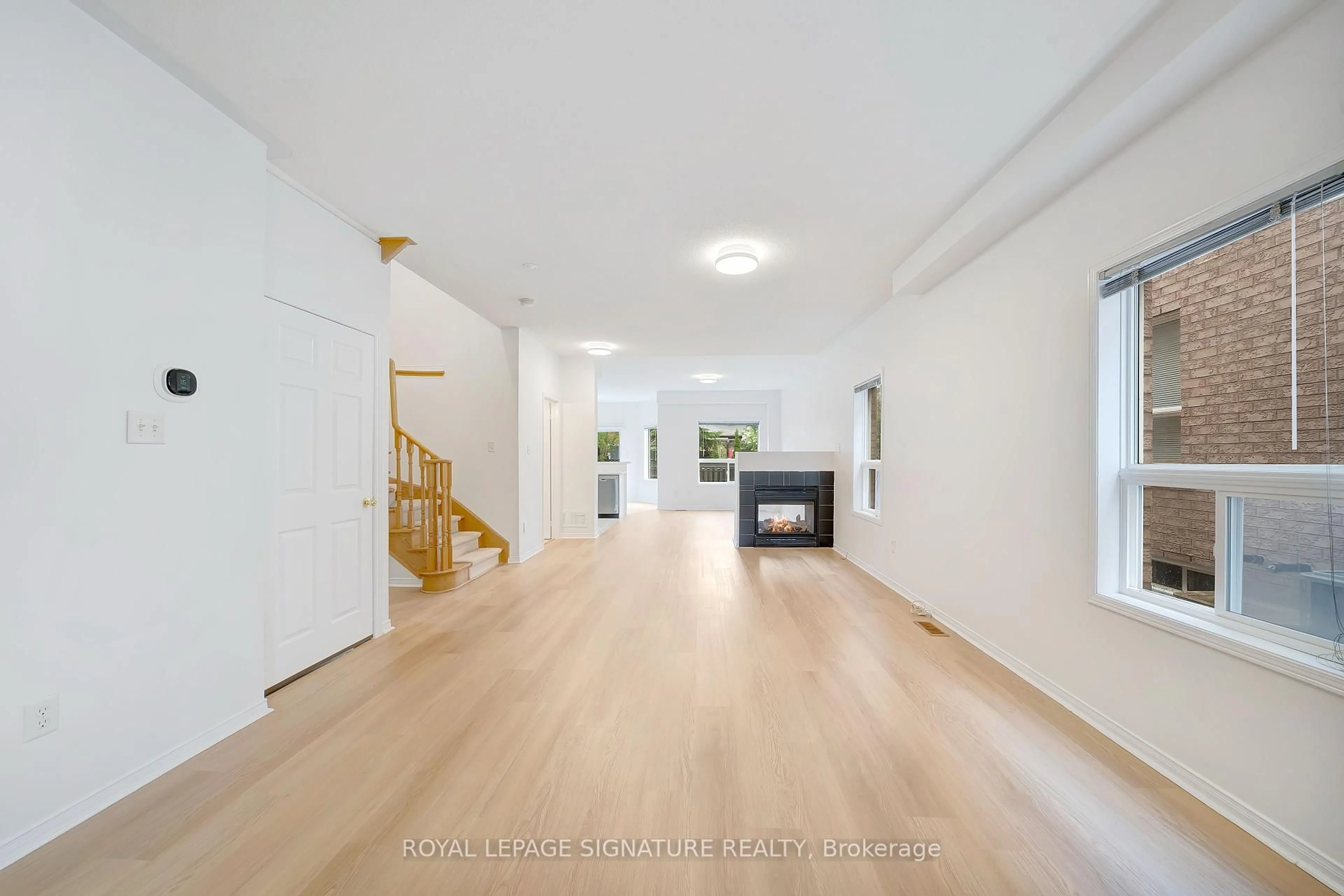 Indoor foyer for 58 Colonial Cres, Richmond Hill Ontario L4E 3X3