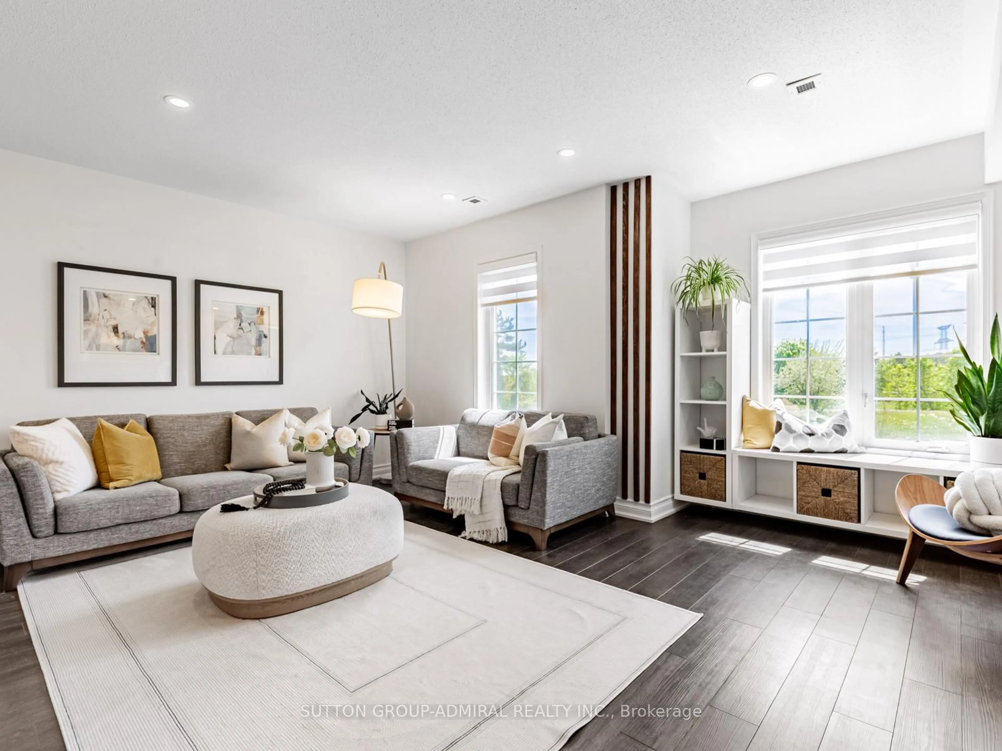Living room with furniture, unknown for 385 South Park Rd #6, Markham Ontario L3T 7Y7