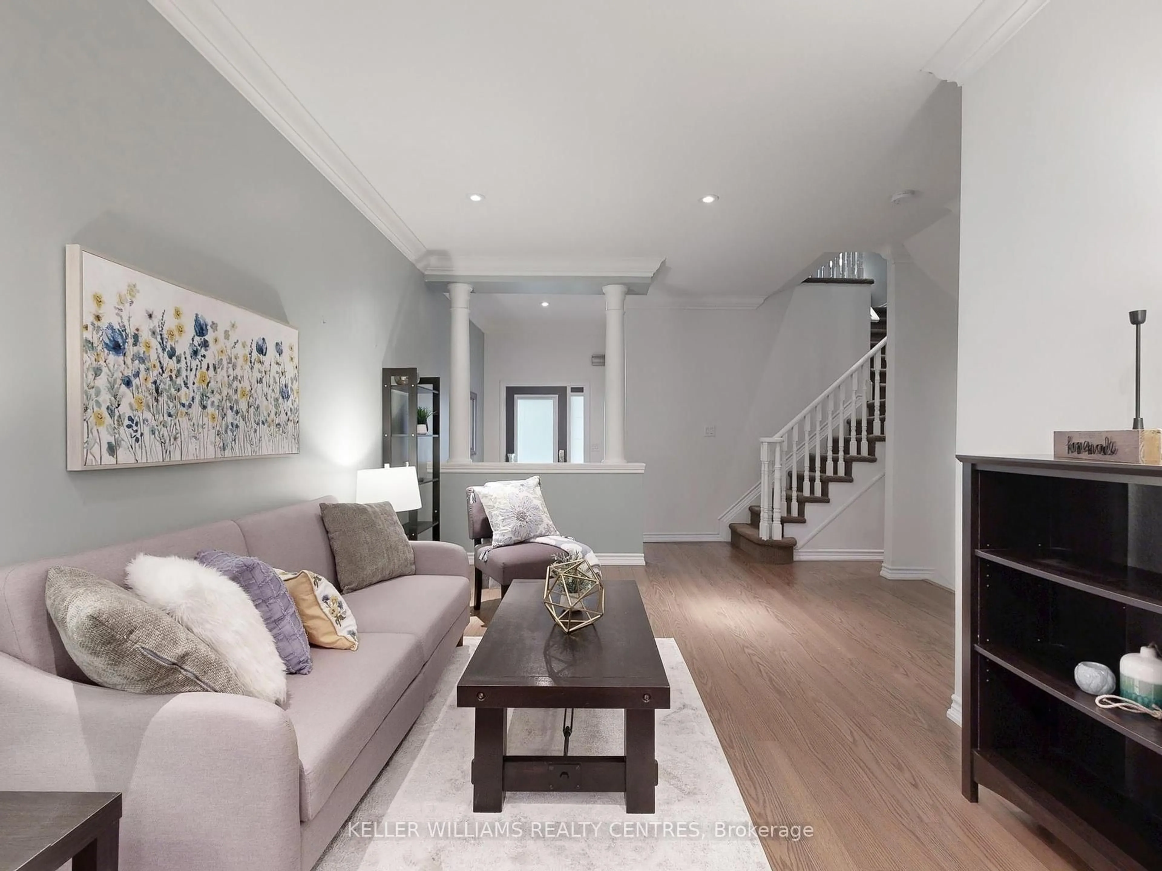 Living room with furniture, unknown for 252 Denise Circ, Newmarket Ontario L3X 2J9