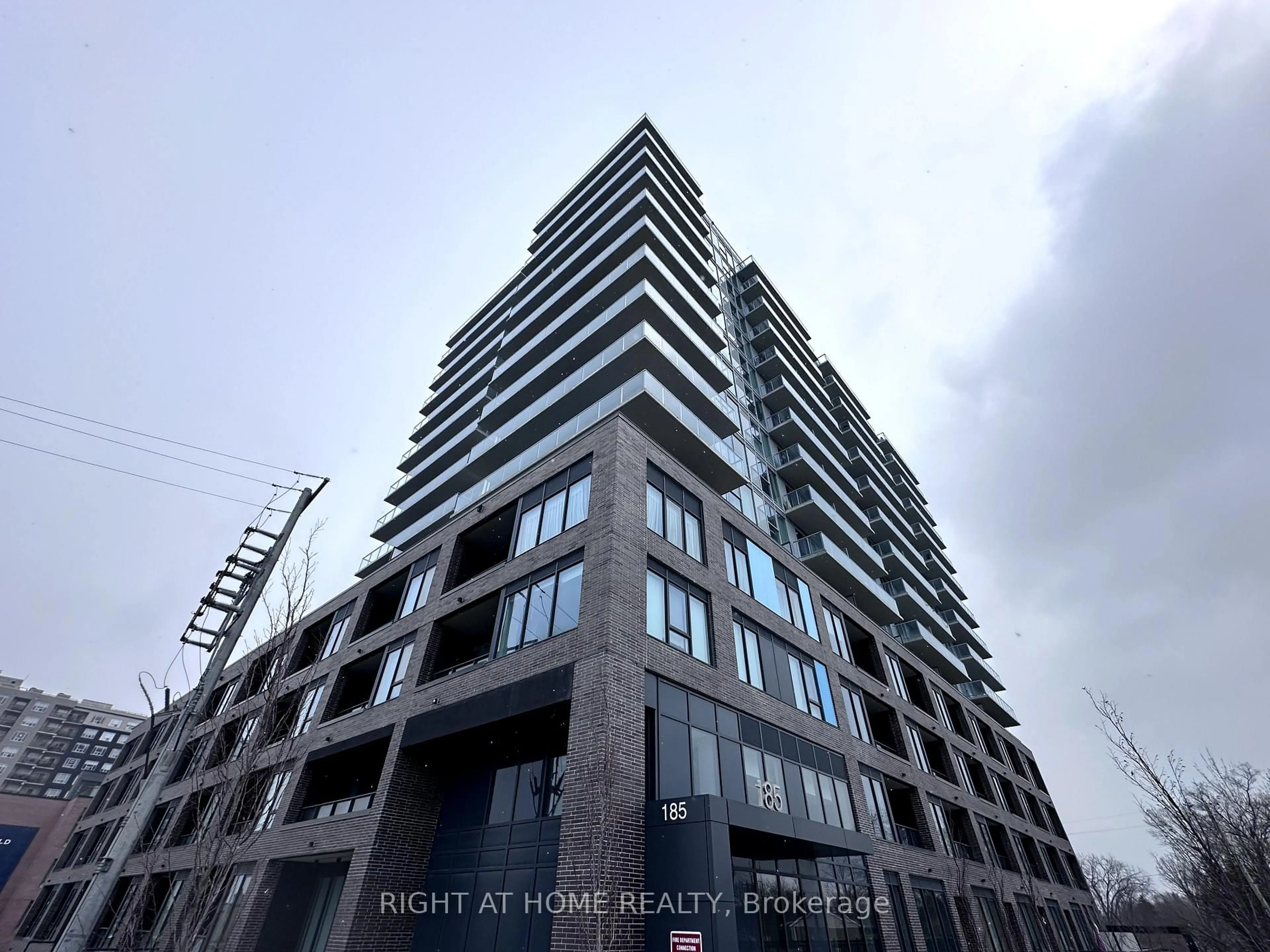 Unknown for 185 Deerfield Rd #422, Newmarket Ontario L3Y 0G7