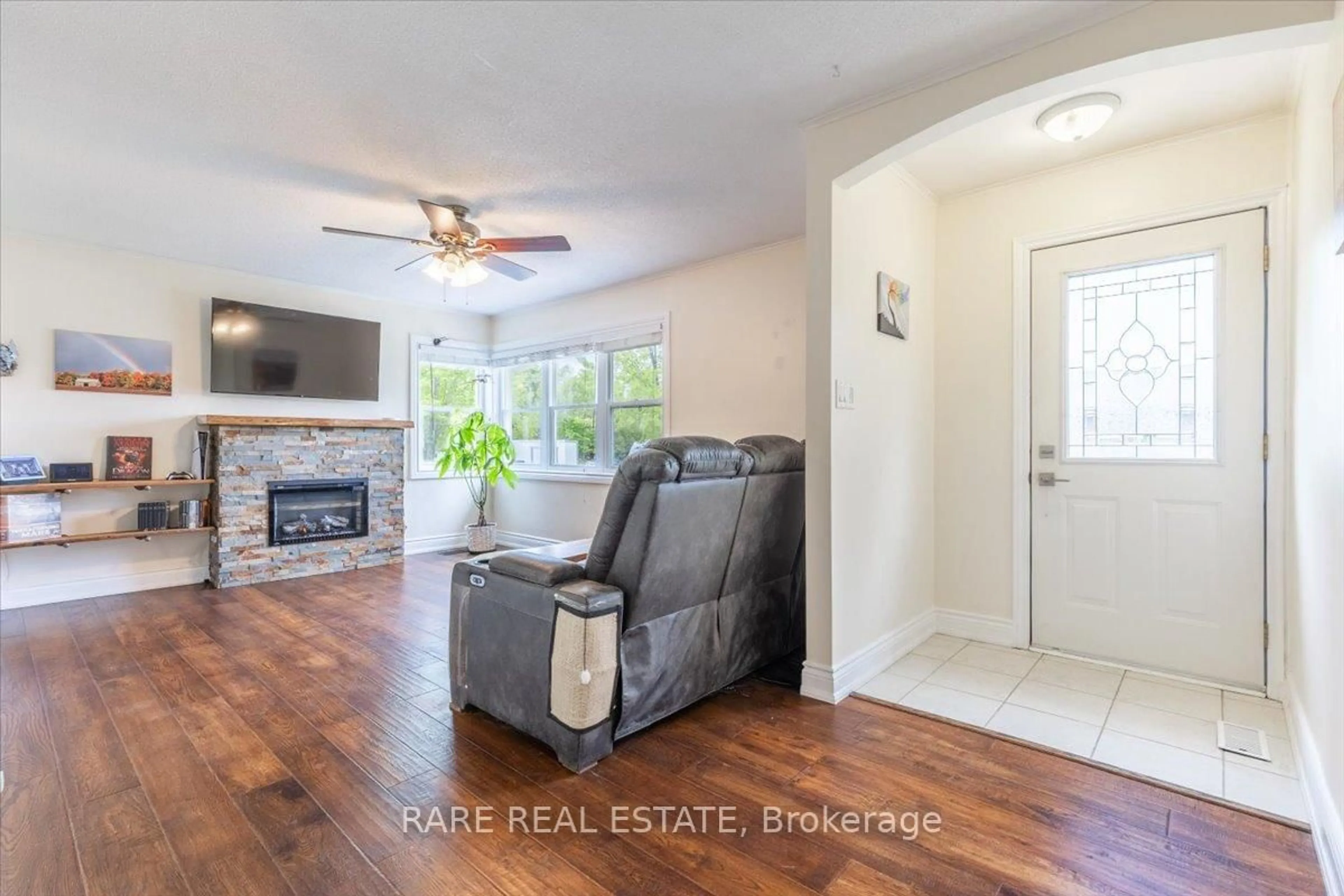 Living room with furniture, unknown for 12 Evan Ave, Adjala-Tosorontio Ontario L0M 1K0