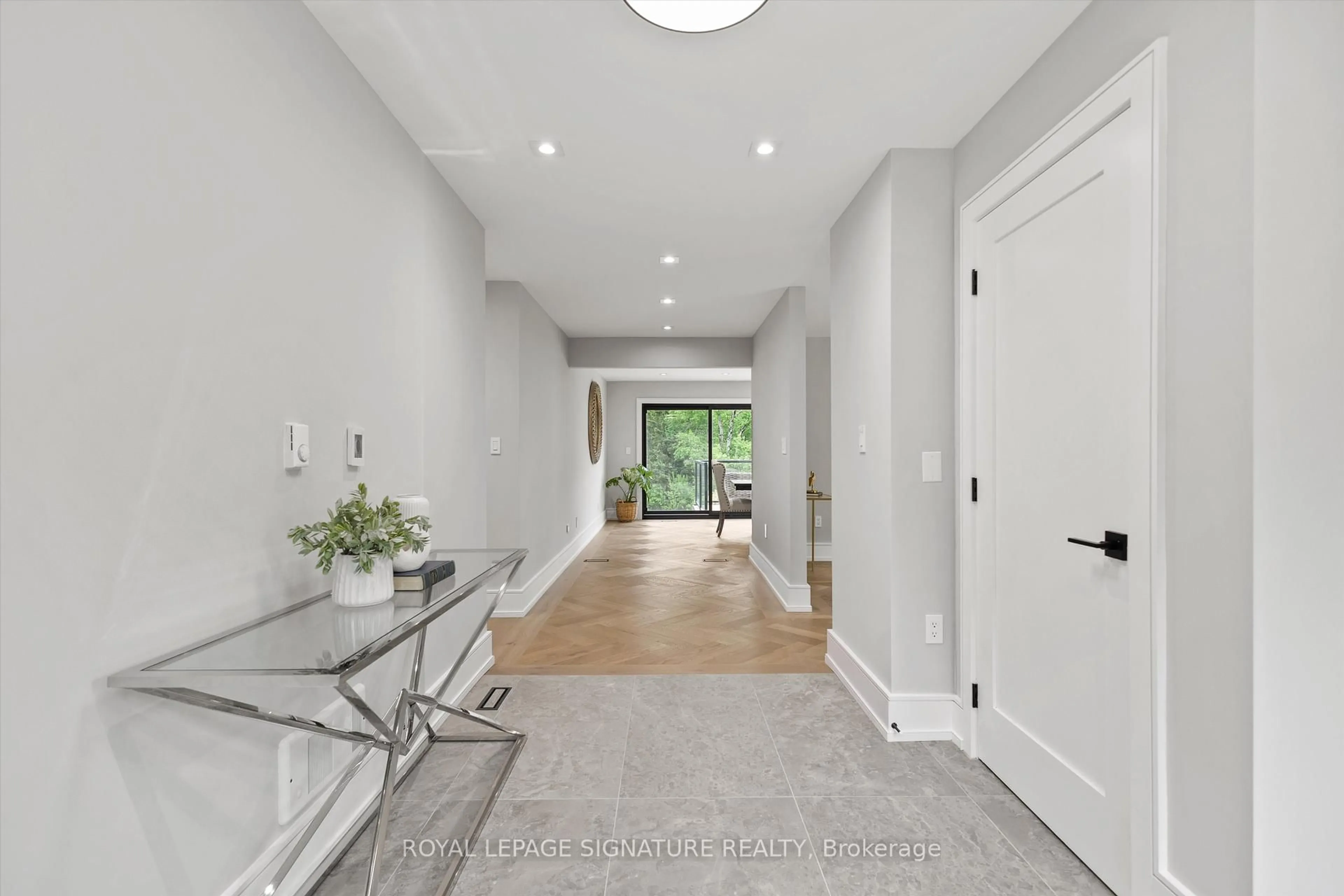 Indoor entryway for 16455 11th Concession N/A, King Ontario L0G 1T0