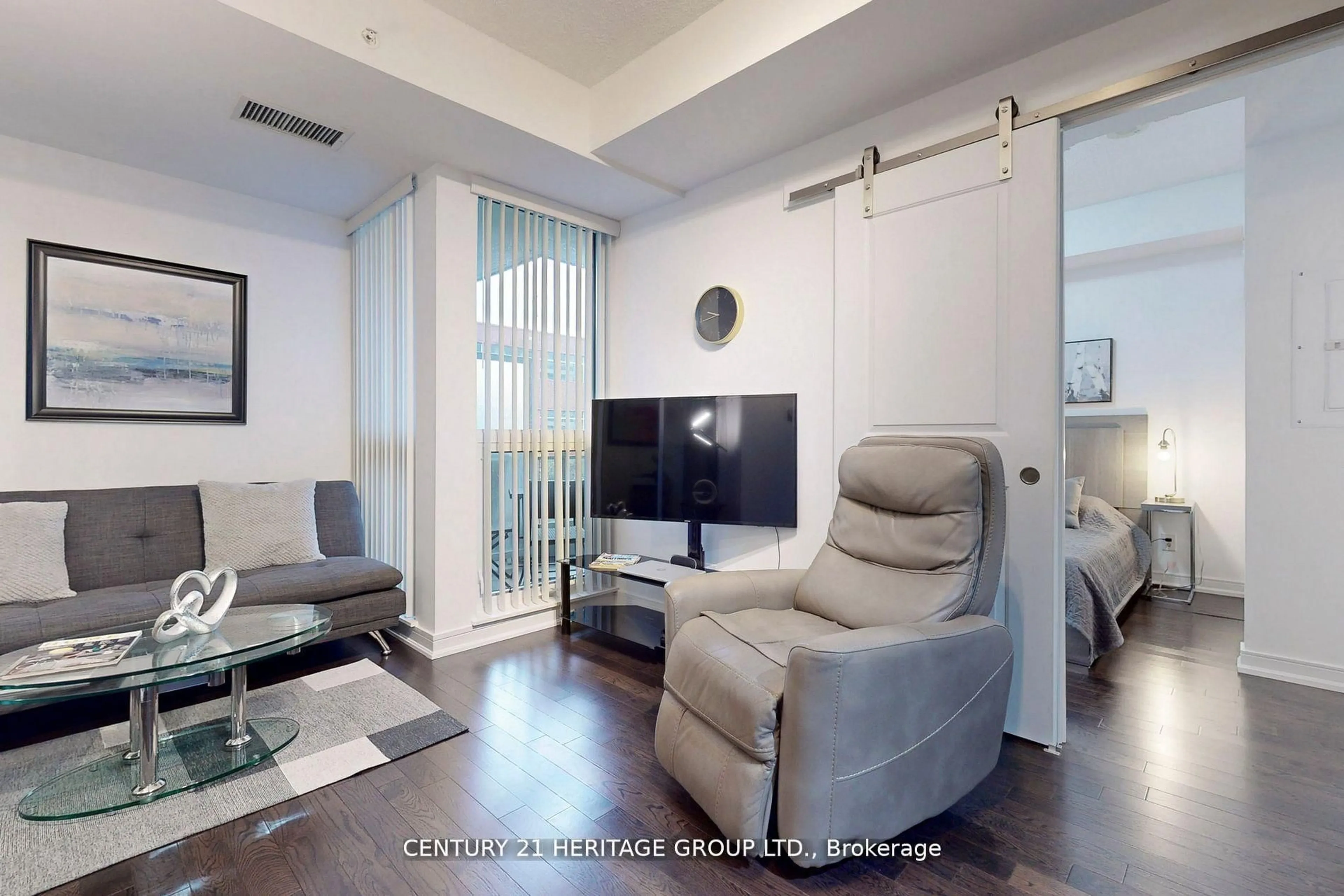 Living room with furniture, unknown for 9201 Yonge St #319, Richmond Hill Ontario L4C 6Z2