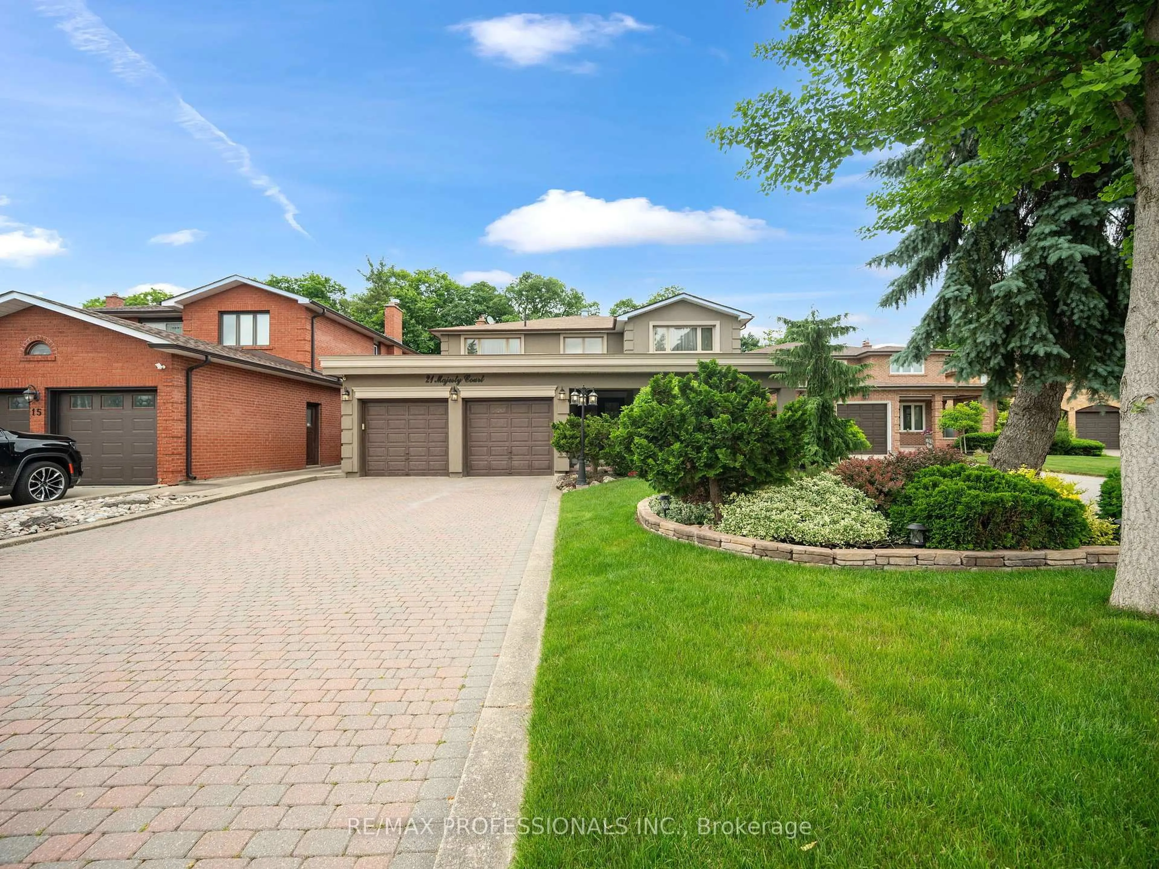 Home with brick exterior material, street for 21 Majesty Crt, Vaughan Ontario L4L 3S6