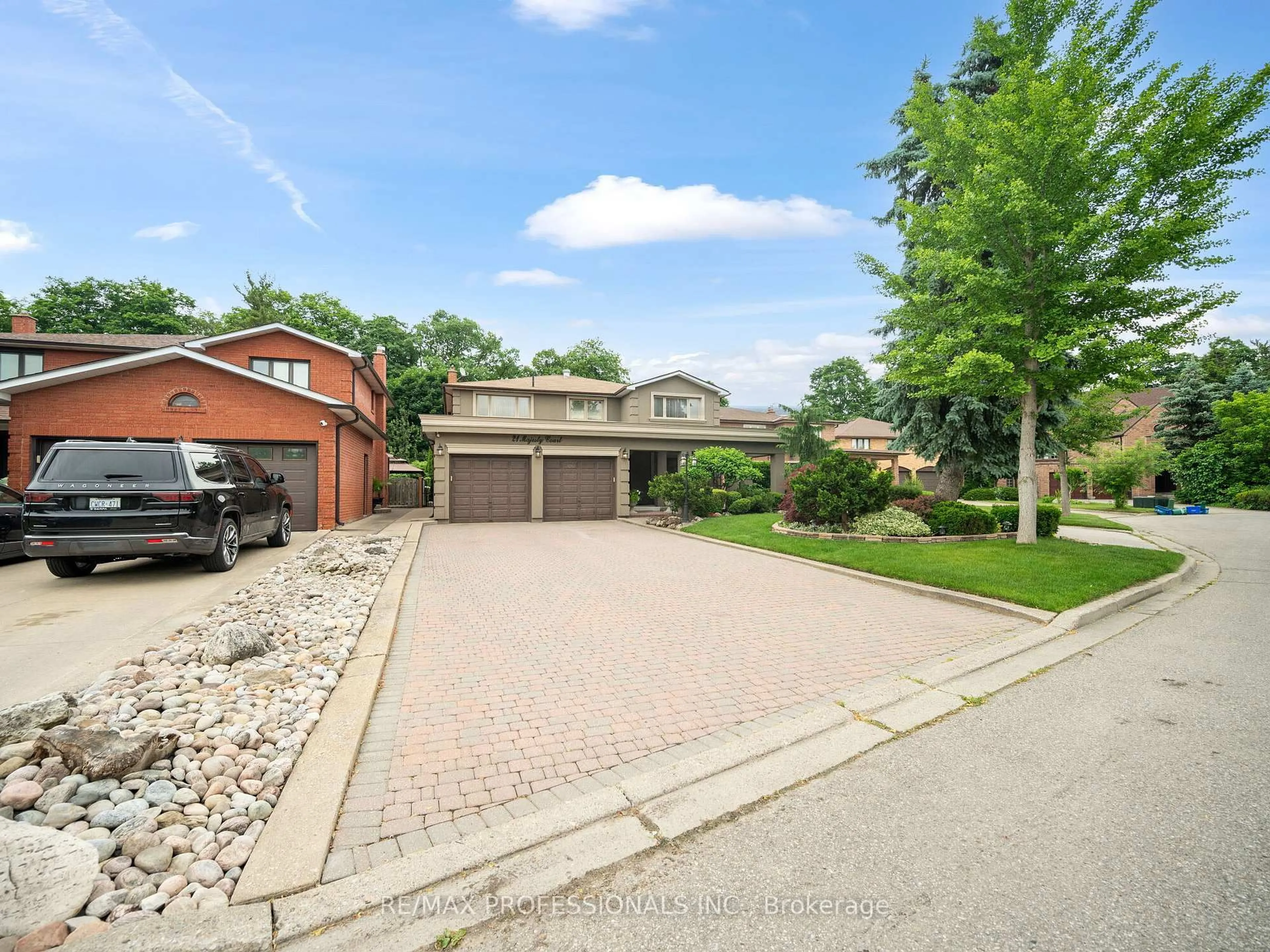 Home with brick exterior material, street for 21 Majesty Crt, Vaughan Ontario L4L 3S6