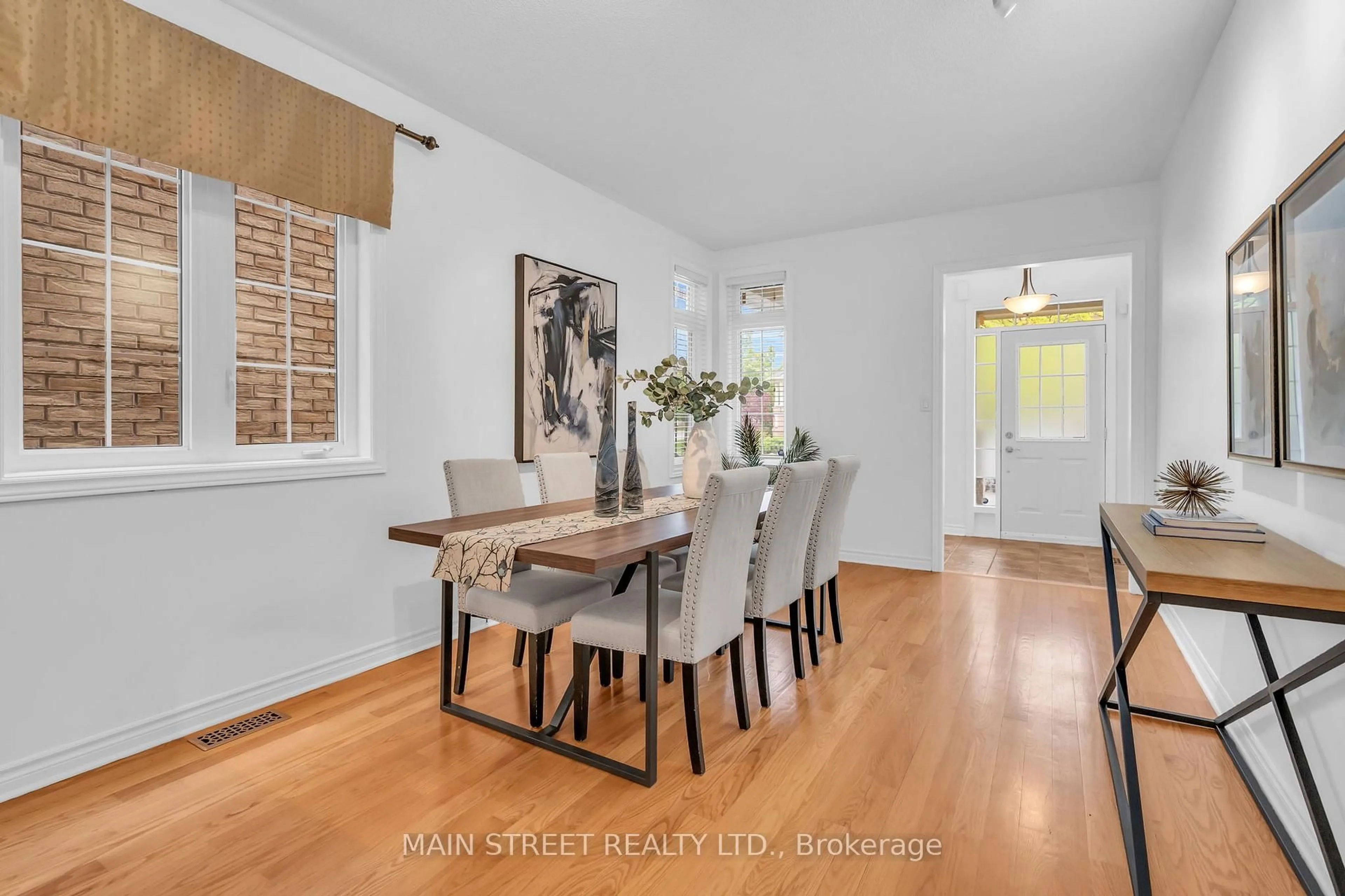 Dining room, wood/laminate floor for 90 Moderna Dr, Vaughan Ontario L4H 0R7