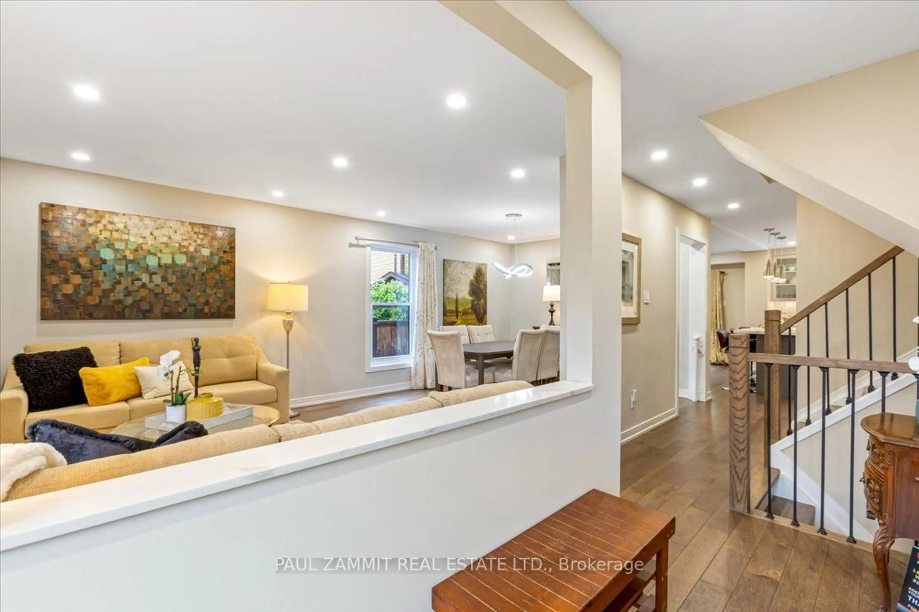 Indoor foyer for 20 Lilac Ave, Markham Ontario L3T 5J9