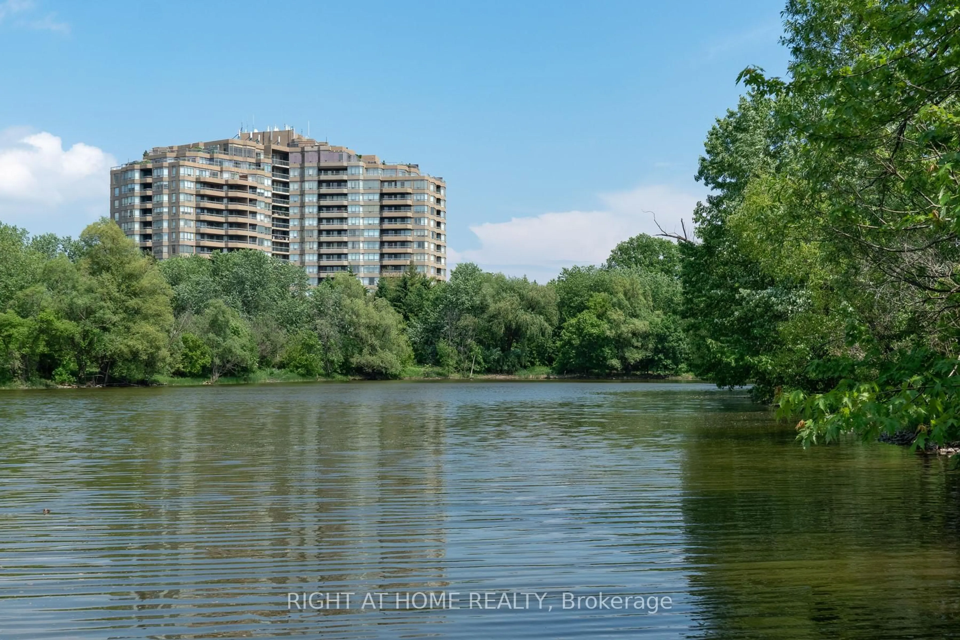 Blurry image for 610 Bullock Dr #1113, Markham Ontario L3R 0G1
