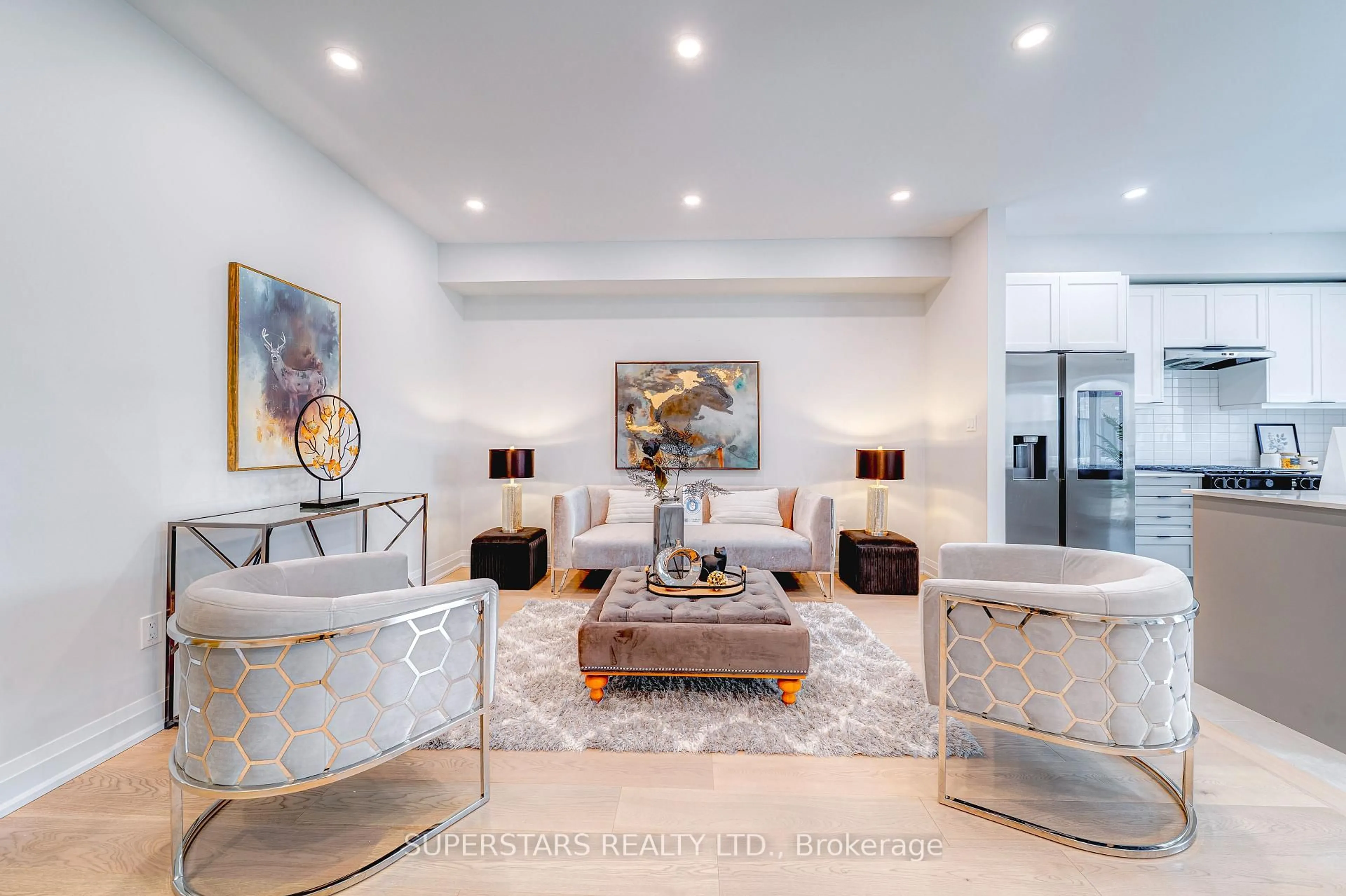 Living room with furniture, unknown for 138 Seguin St, Richmond Hill Ontario L4E 1N2