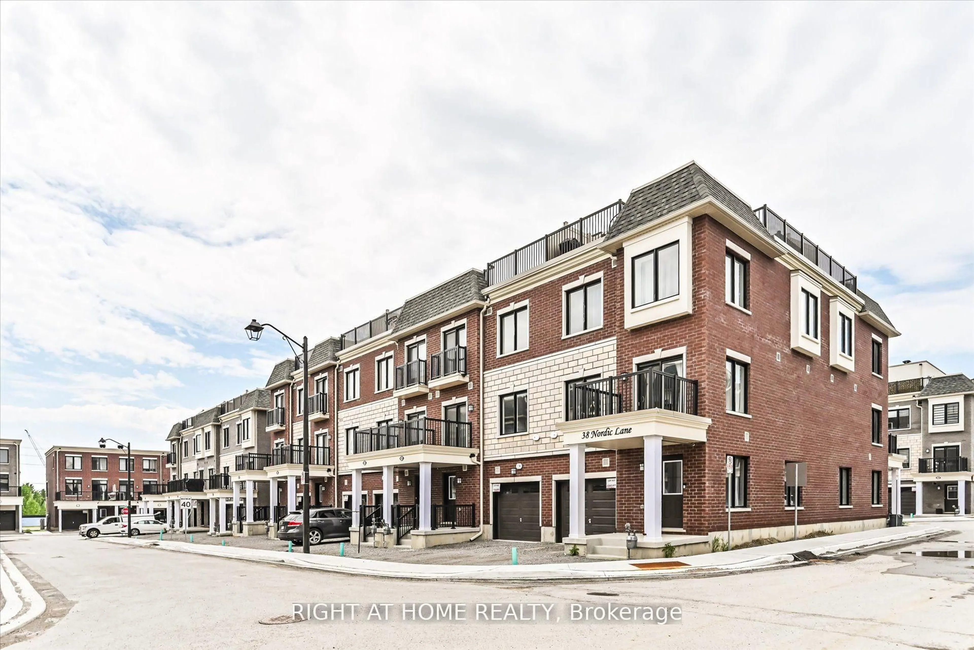 Unknown for 36 Nordic Lane, Whitchurch-Stouffville Ontario L4A 4W8